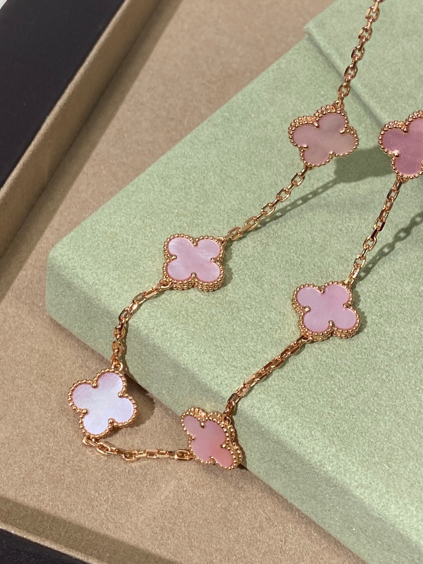 [Pearl Jewelrys]CLOVER 10 MOTIFS PINK NECKLACE