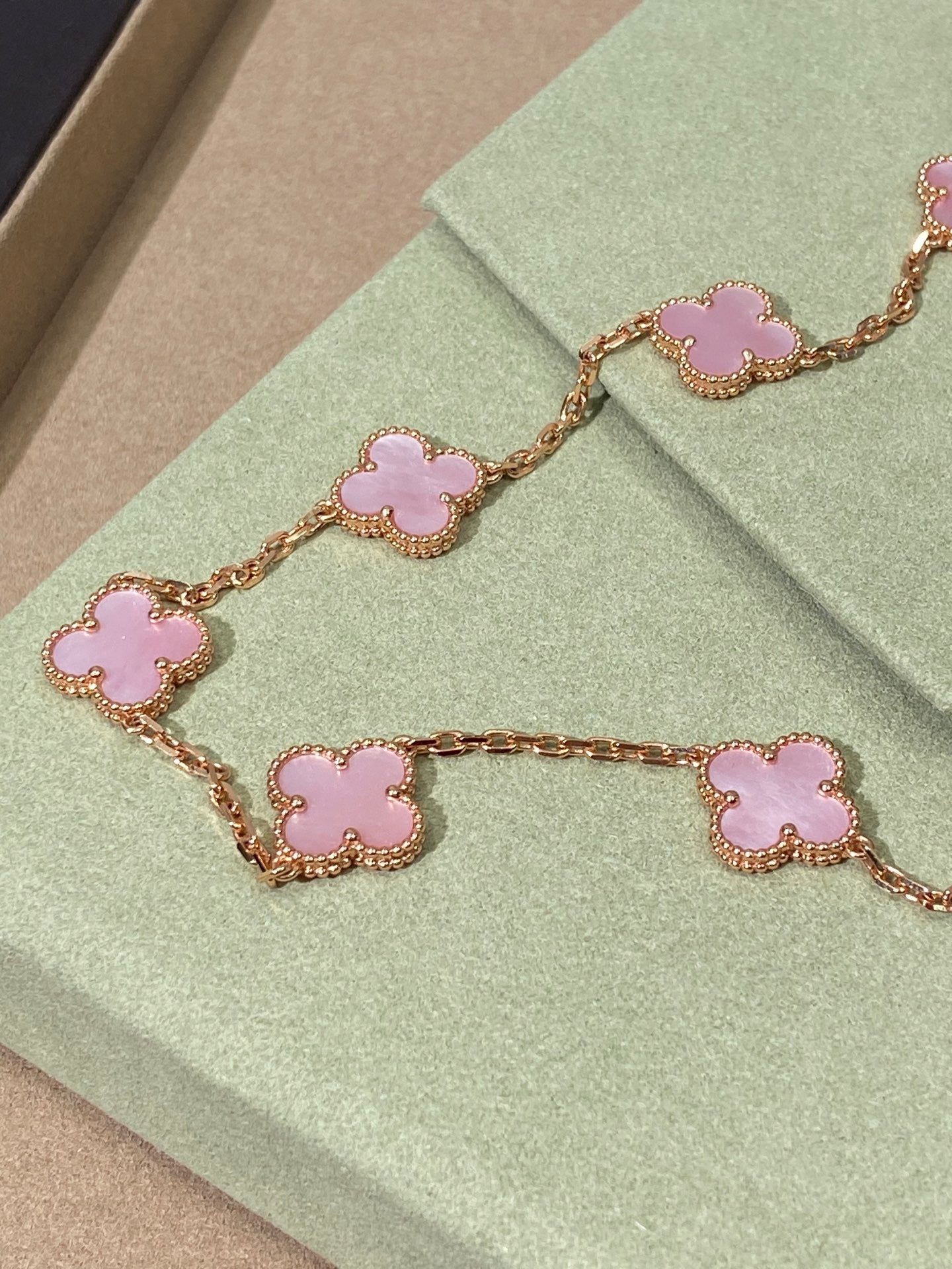 [Pearl Jewelrys]CLOVER 10 MOTIFS PINK NECKLACE