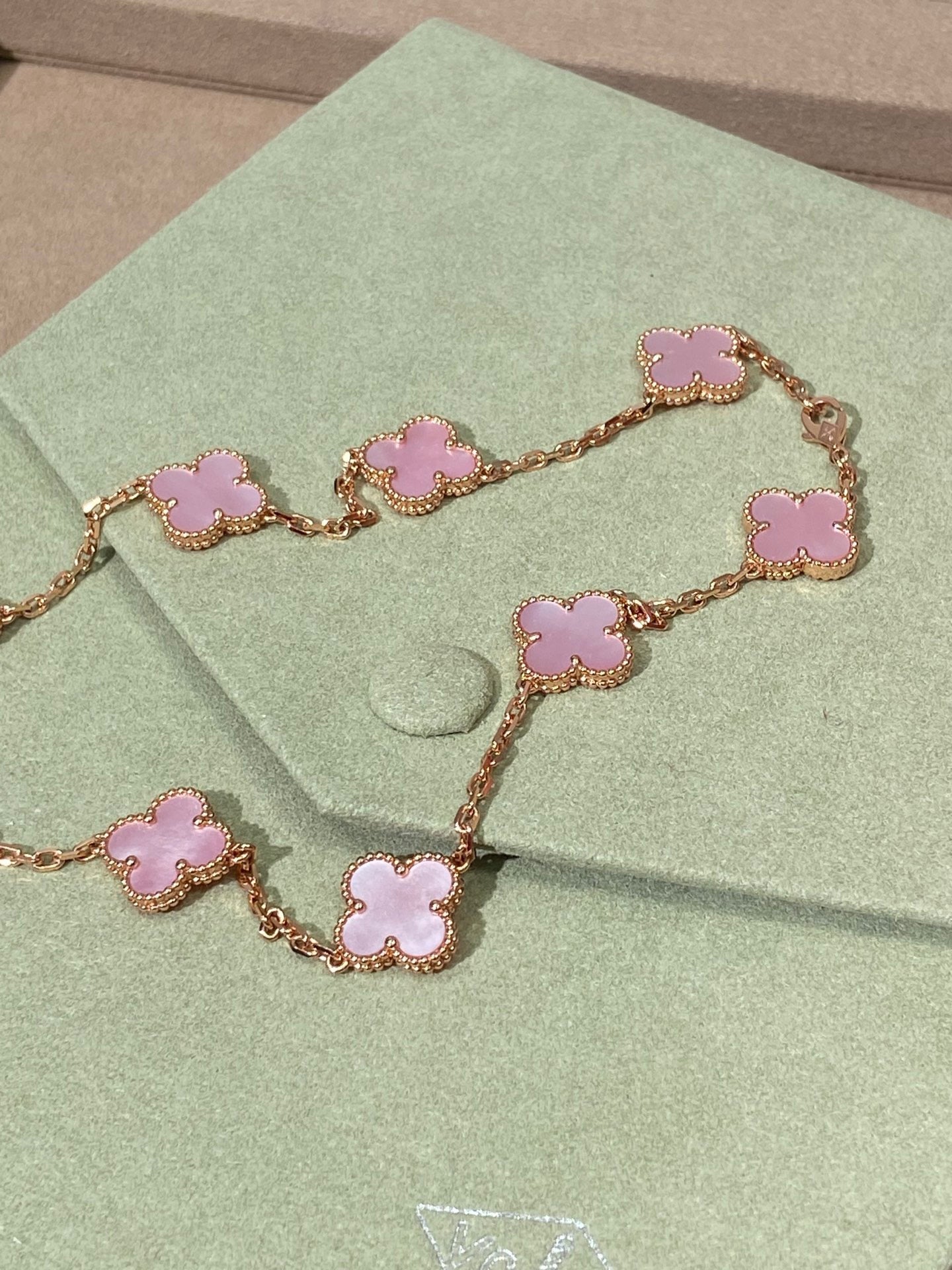 [Pearl Jewelrys]CLOVER 10 MOTIFS PINK NECKLACE