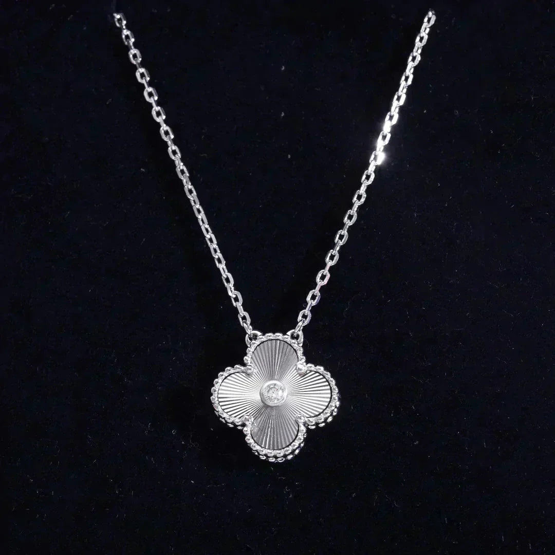 [Pearl Jewelrys]CLOVER  15MM DIAMOND LASER NECKLACE SILVER