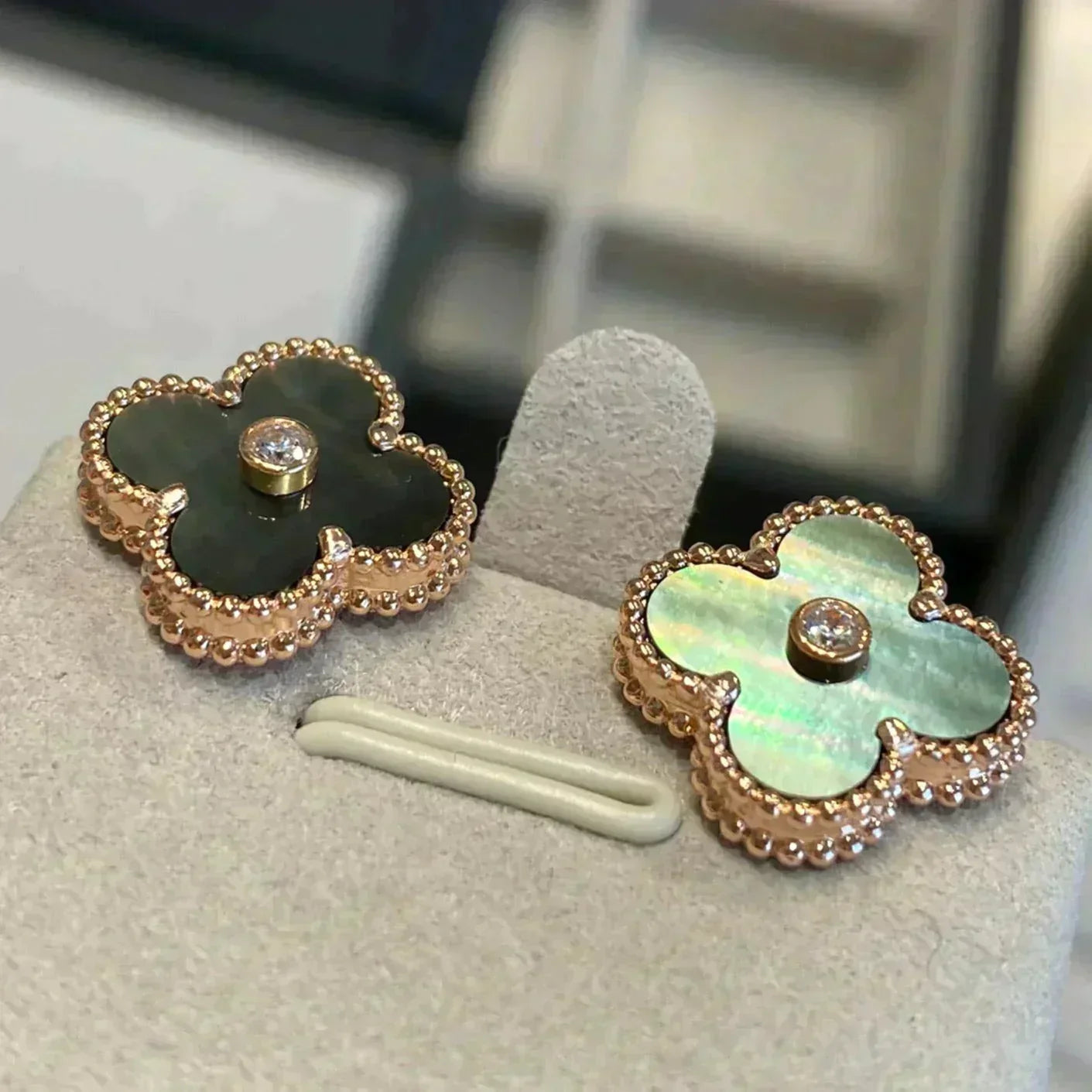 [Pearl Jewelrys]CLOVER MEDIUM 1 MOTIFS GRAY MOP  DIAMOND EARRINGS