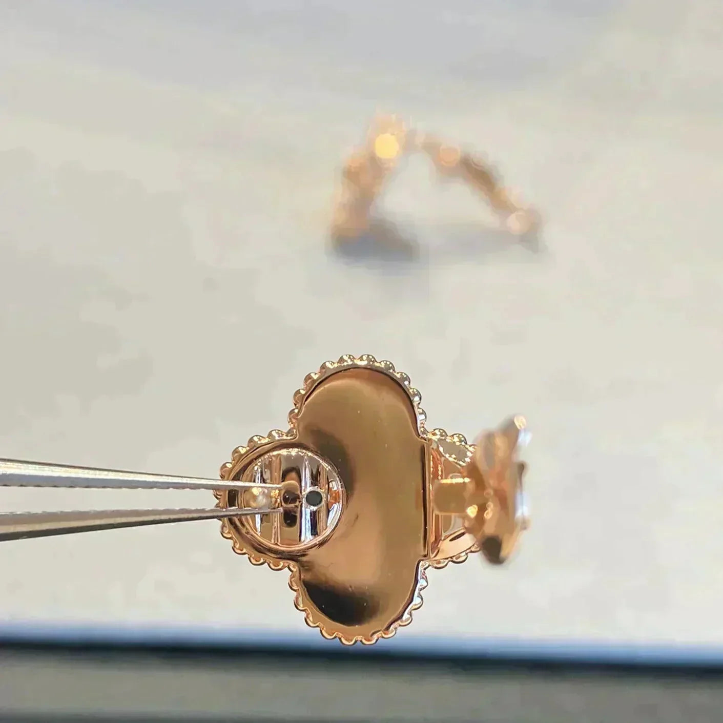 [Pearl Jewelrys]CLOVER MEDIUM 1 MOTIFS GRAY MOP  DIAMOND EARRINGS