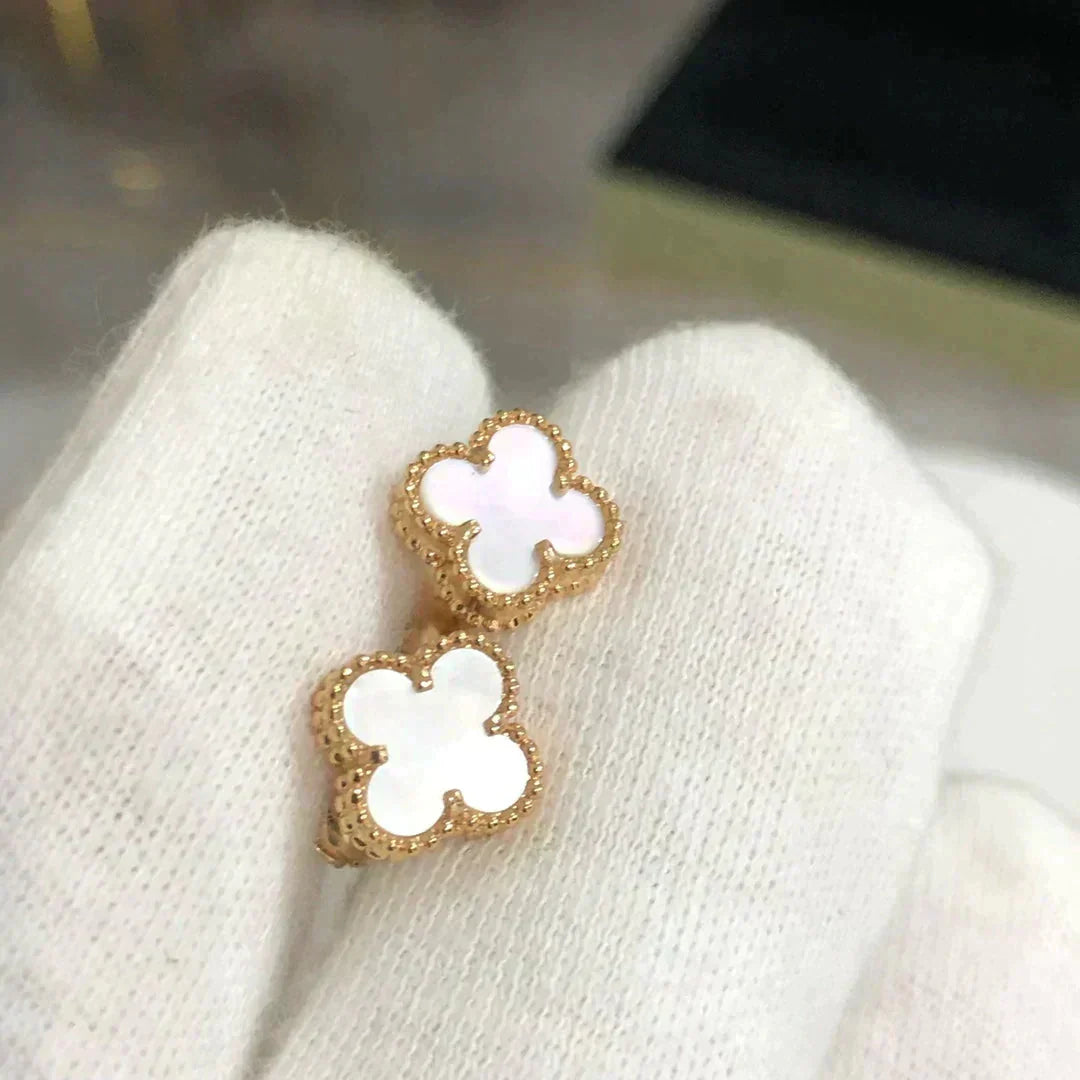 [Pearl Jewelrys]CLOVER MINI 9.5MM WHITE MOP EARRINGS