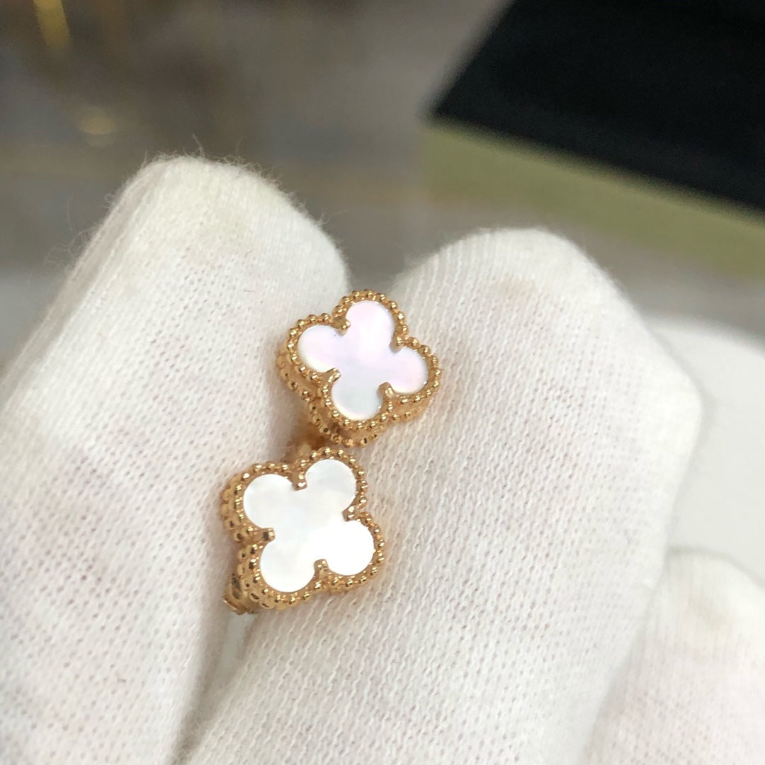 [Pearl Jewelrys]CLOVER MINI GOLD EARRINGS