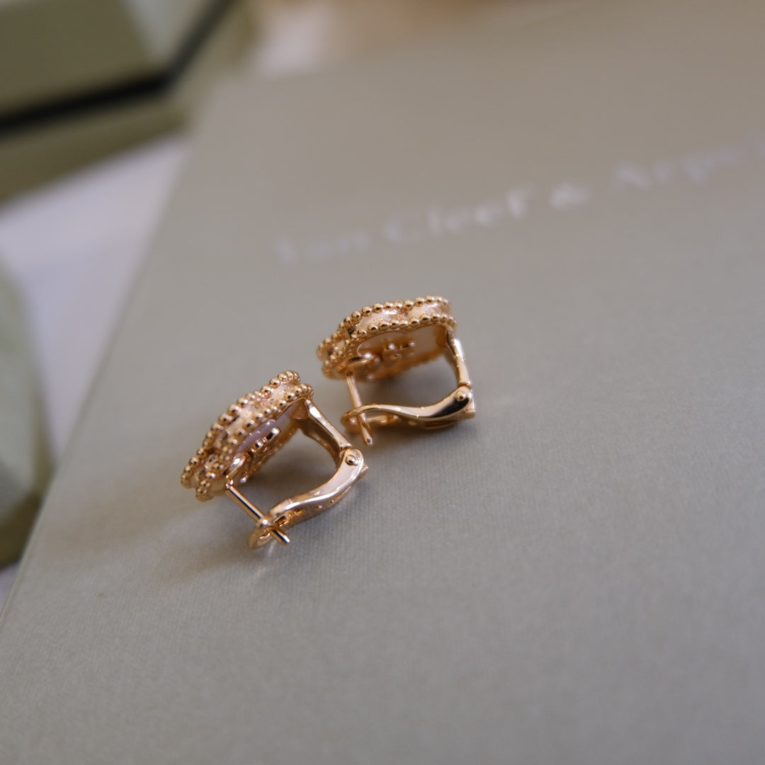 [Pearl Jewelrys]LUCKY PINK GOLD WHITE MOP EARRINGS