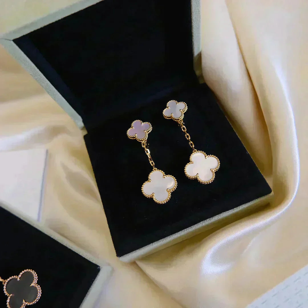 [Pearl Jewelrys]CLOVER 2 MOTIF WHITE MOP EARRINGS