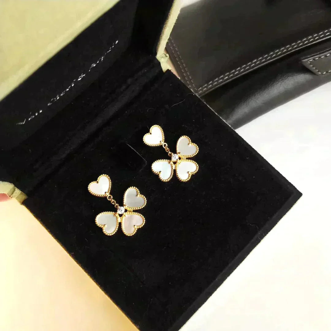[Pearl Jewelrys]CLOVER SWEET WHITE MOP EARRINGS