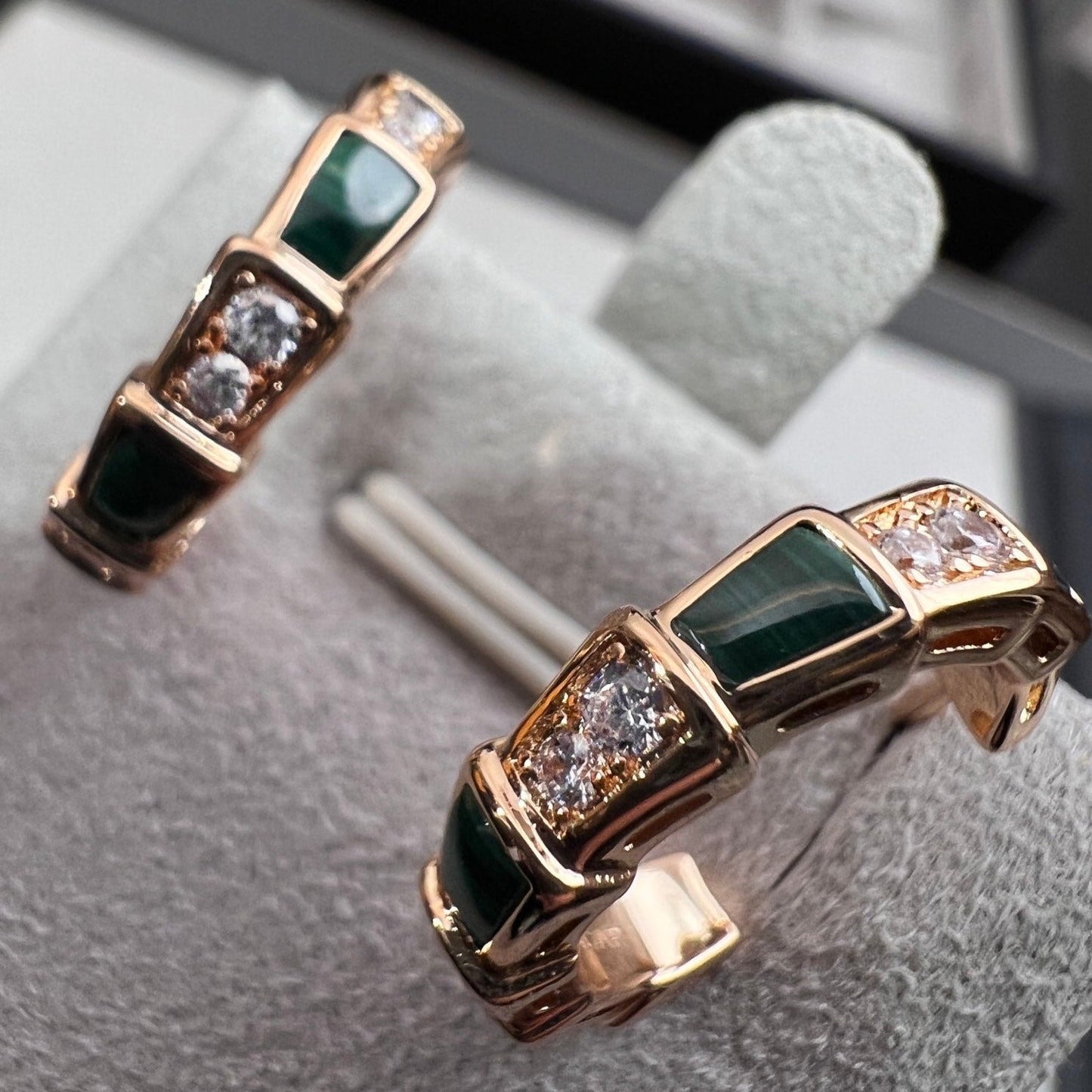[Pearl Jewelrys]SERPENTI MALACHITE PINK GOLD EARRINGS