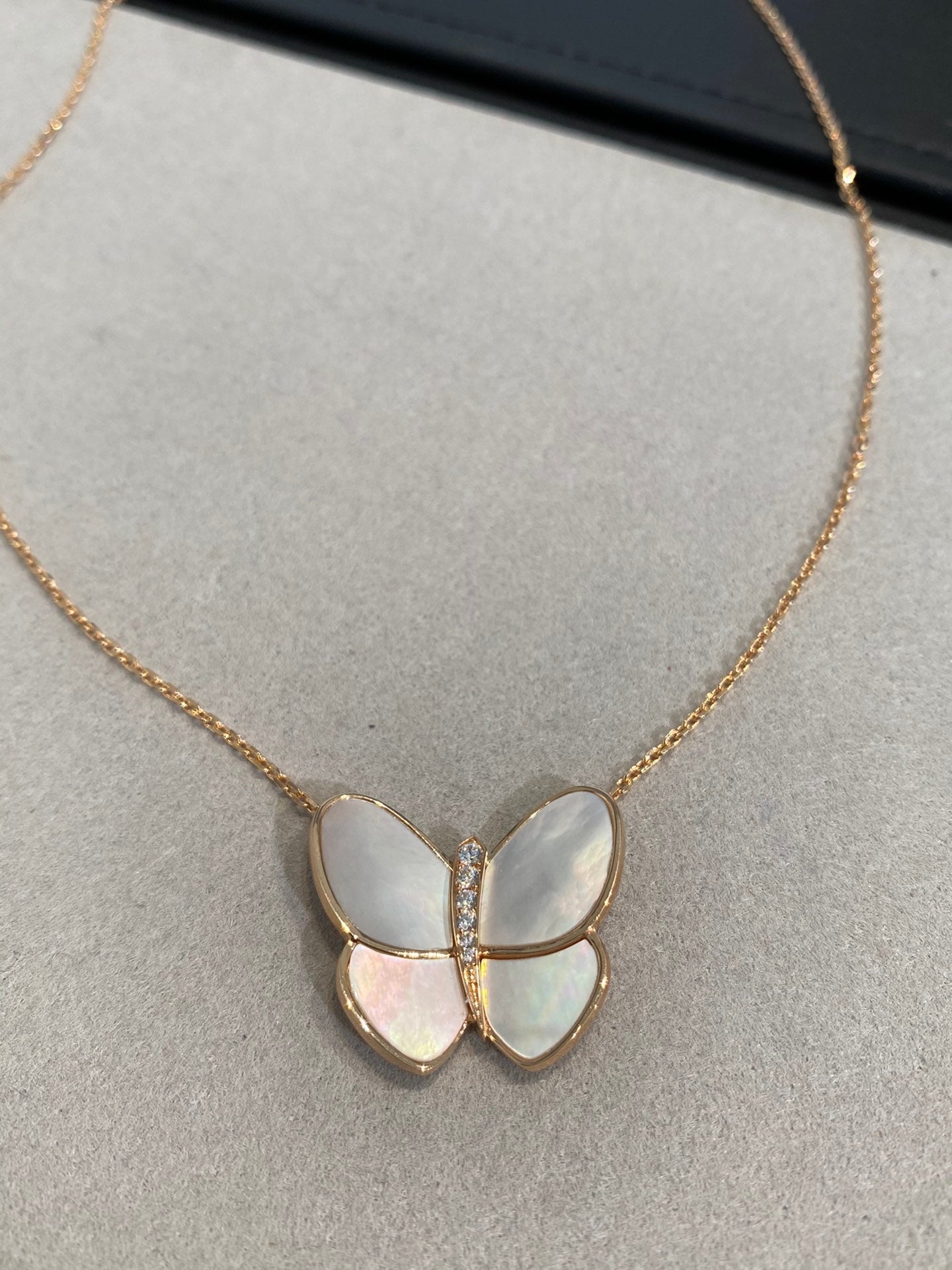 [Pearl Jewelrys]BUTTERFLY GOLD MOP DIAMOND NECKLACE