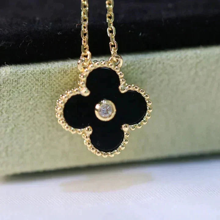 [Pearl Jewelrys]CLOVER 15MM DIAMOND ONYX NECKLACE