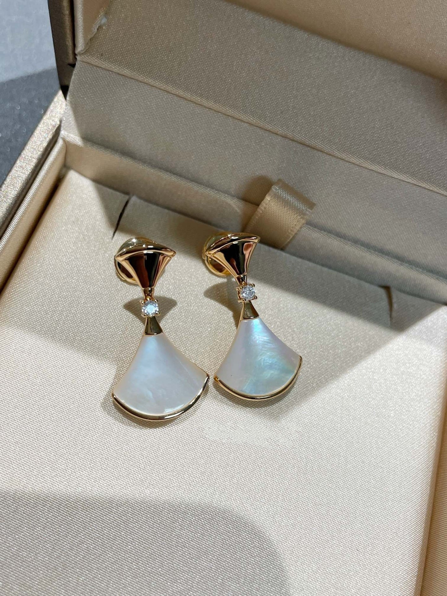 [Pearl Jewelrys]DREAM MOP 1 DIAMOND EARRINGS