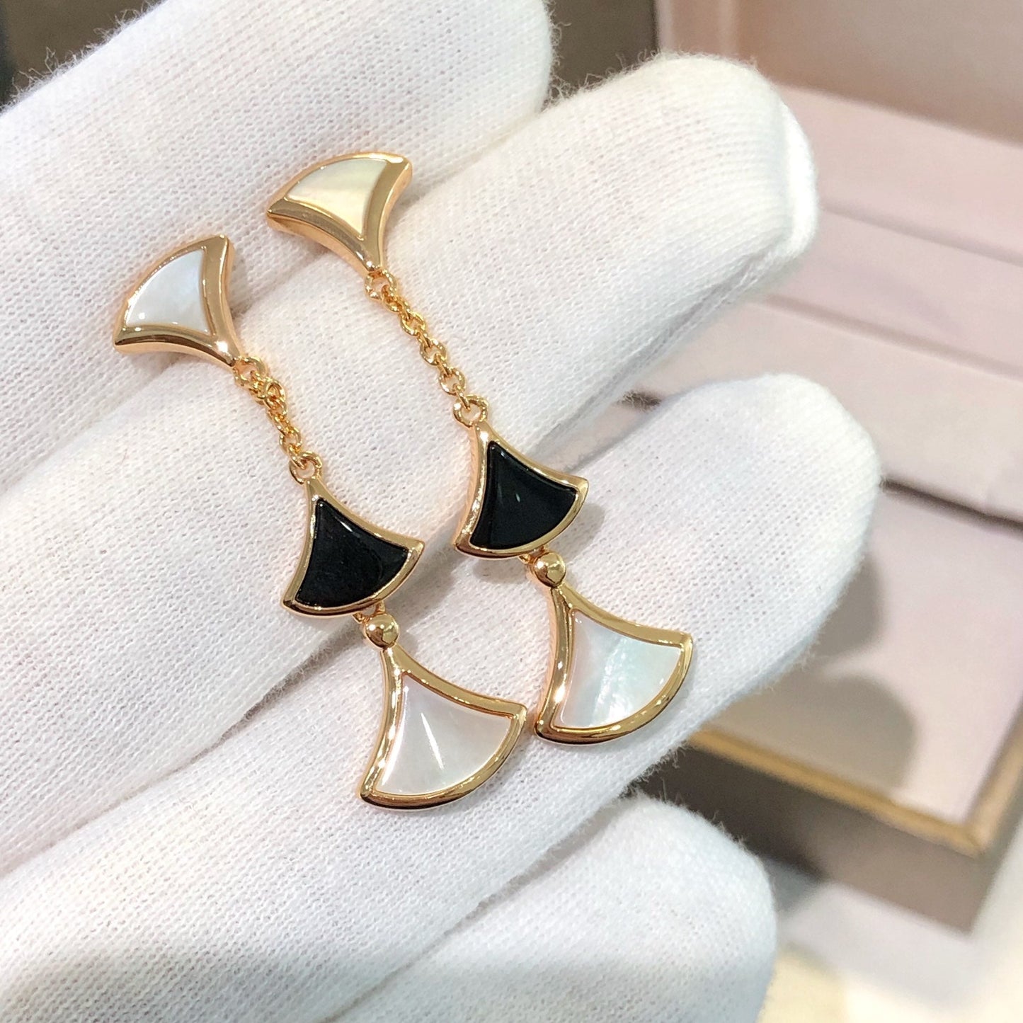 [Pearl Jewelrys]DREAM EARRINGS 3 MOTIFS ONYX MOP PINK GOLD