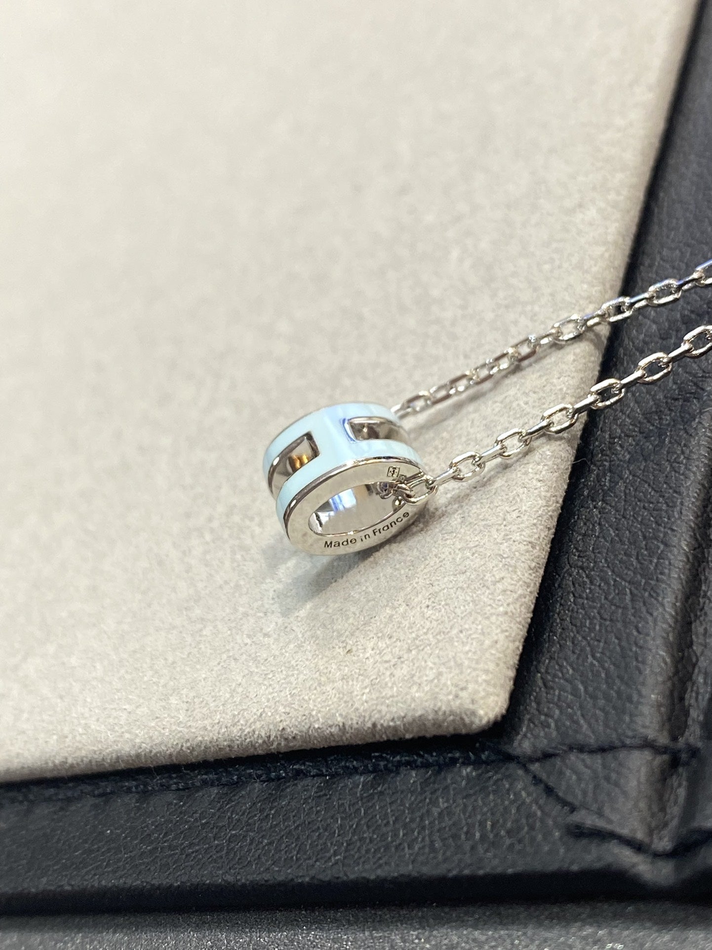 [Pearl Jewelrys]POP H LIGHT BLUE NECKLACE