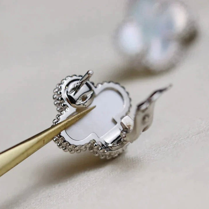 [Pearl Jewelrys]CLOVER MEDIUM 1 MOTIFS  WHITE MOP EARRINGS SILVER