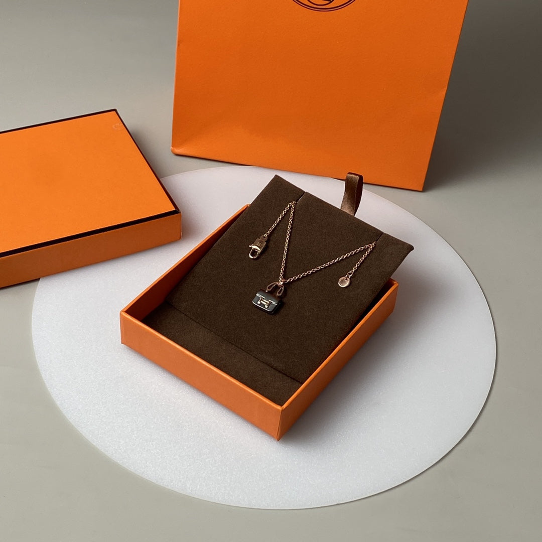 [Pearl Jewelrys]CONSTANCE BLACK PEDANT PINK GOLD NECKLACE