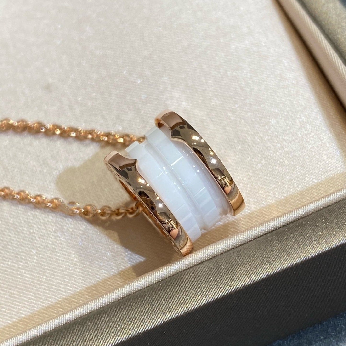 [Pearl Jewelrys]ZERO 1 WHITE CERAMIC PINK GOLD NECKLACE