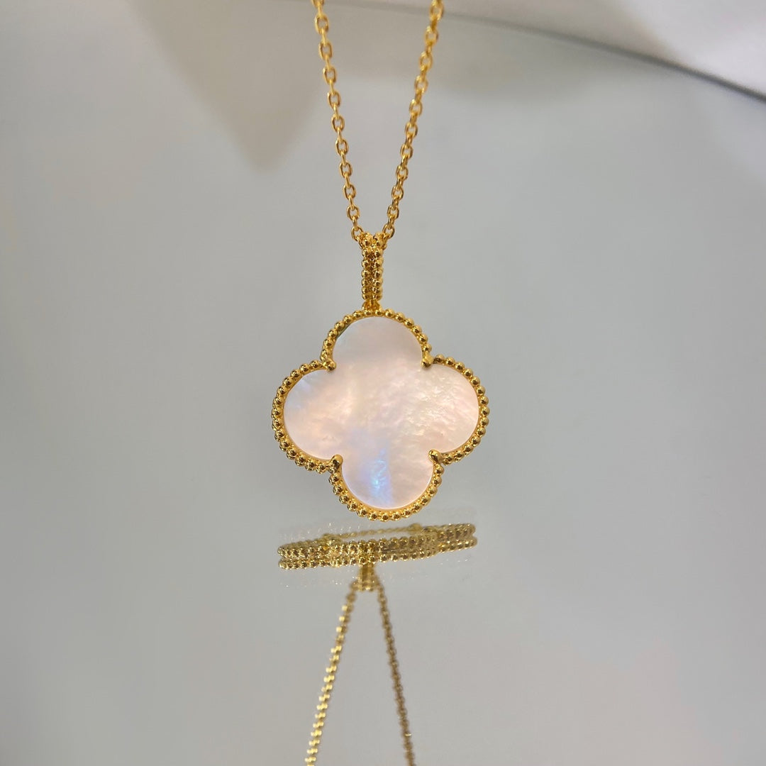 [Pearl Jewelrys]CLOVER 25MM MOP LARGE PENDANT NECKLACE