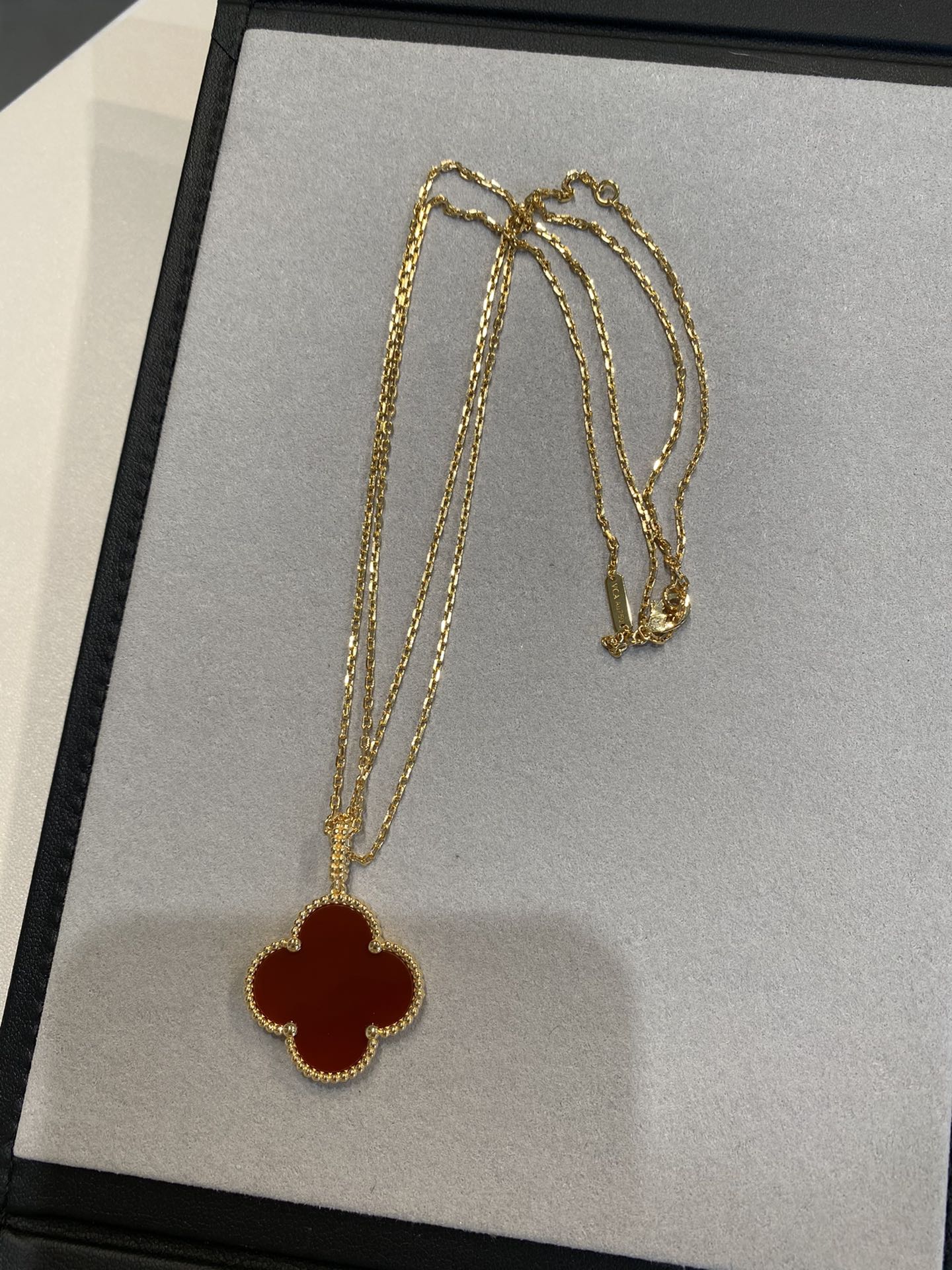 [Pearl Jewelrys]CLOVER 25MM NECKLACE GOLD CARNELIAN