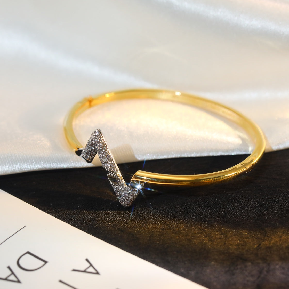 [Pearl Jewelrys]VOLTE UPSITE DOWN GOLD DIAMOND BRACELET