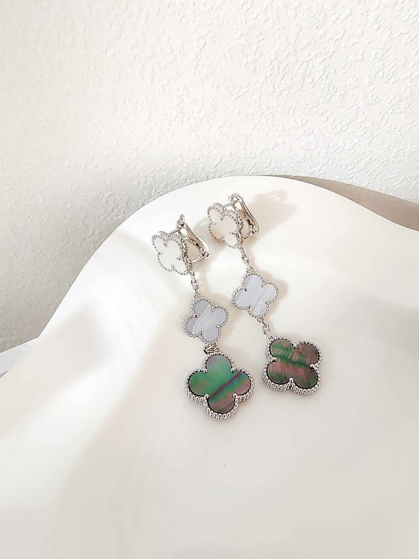 [Pearl Jewelrys]CLOVER 3 MOTIFS CHALCEDONY DARK MOP SILVER EARRINGS