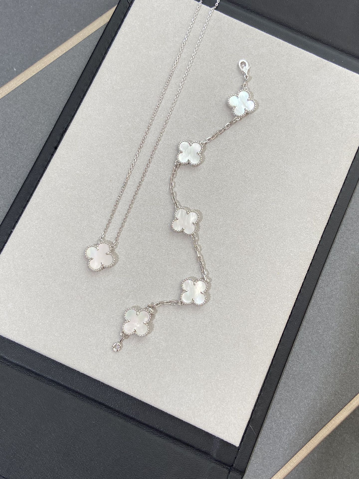 [Pearl Jewelrys]CLOVER SILVER MOP 5 MOTIF BRACELET