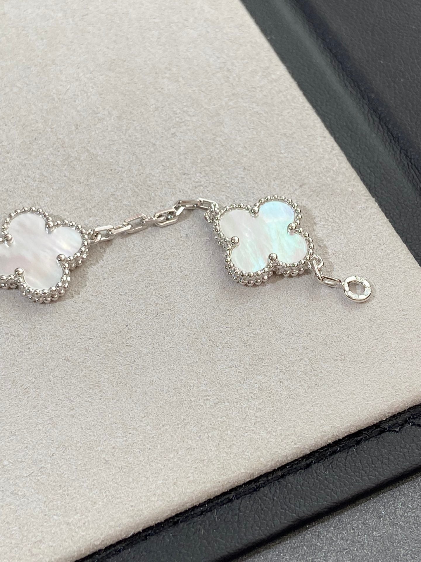 [Pearl Jewelrys]CLOVER SILVER MOP 5 MOTIF BRACELET