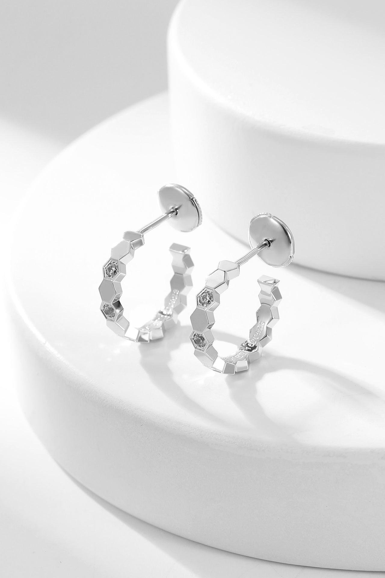 [Pearl Jewelrys]BEE LOVE DIAMOND HOOP EARRINGS