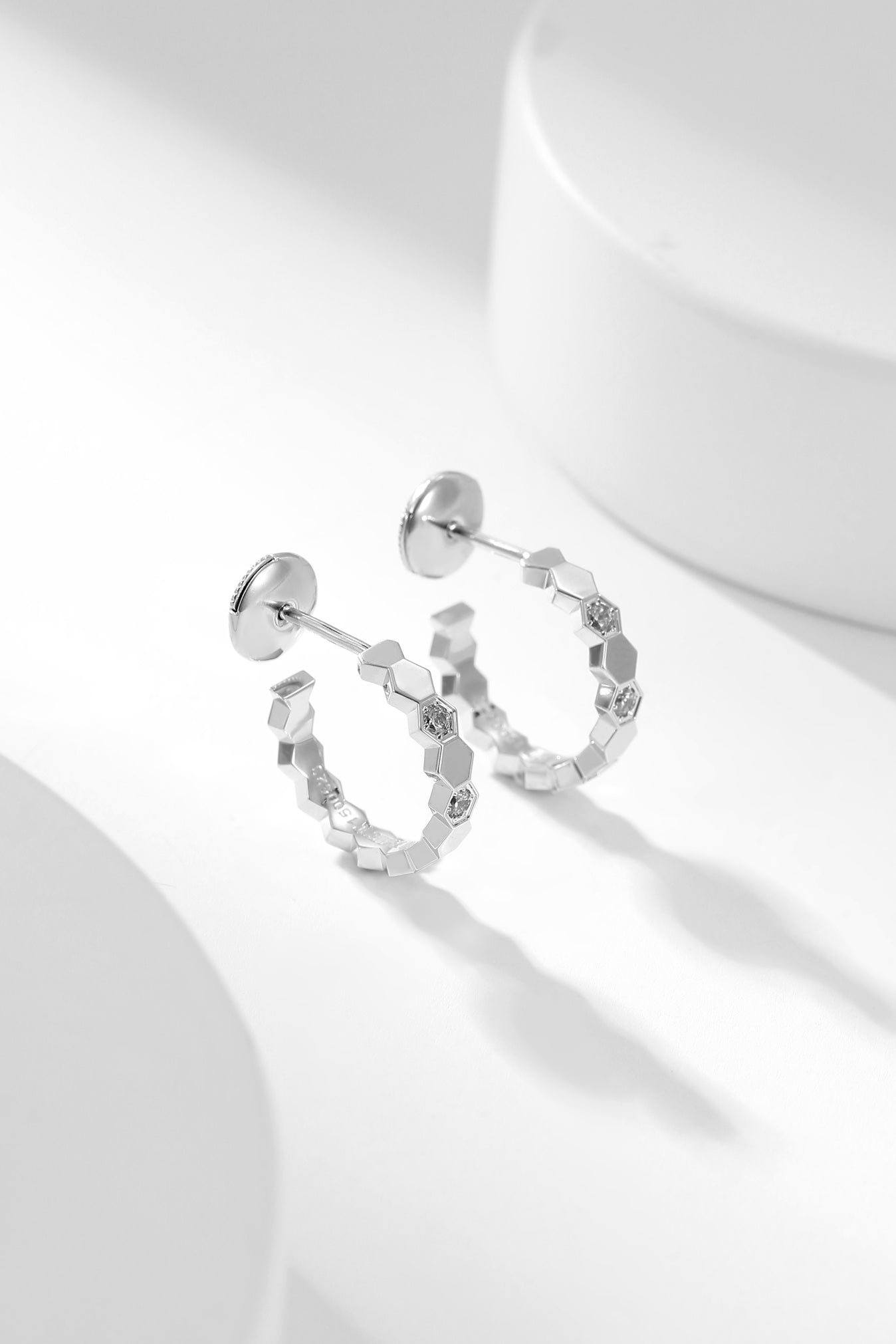[Pearl Jewelrys]BEE LOVE DIAMOND HOOP EARRINGS