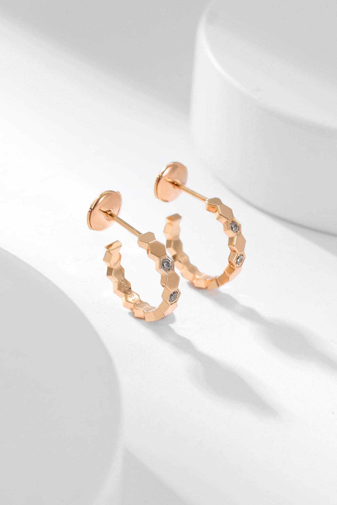 [Pearl Jewelrys]BEE LOVE DIAMOND HOOP EARRINGS