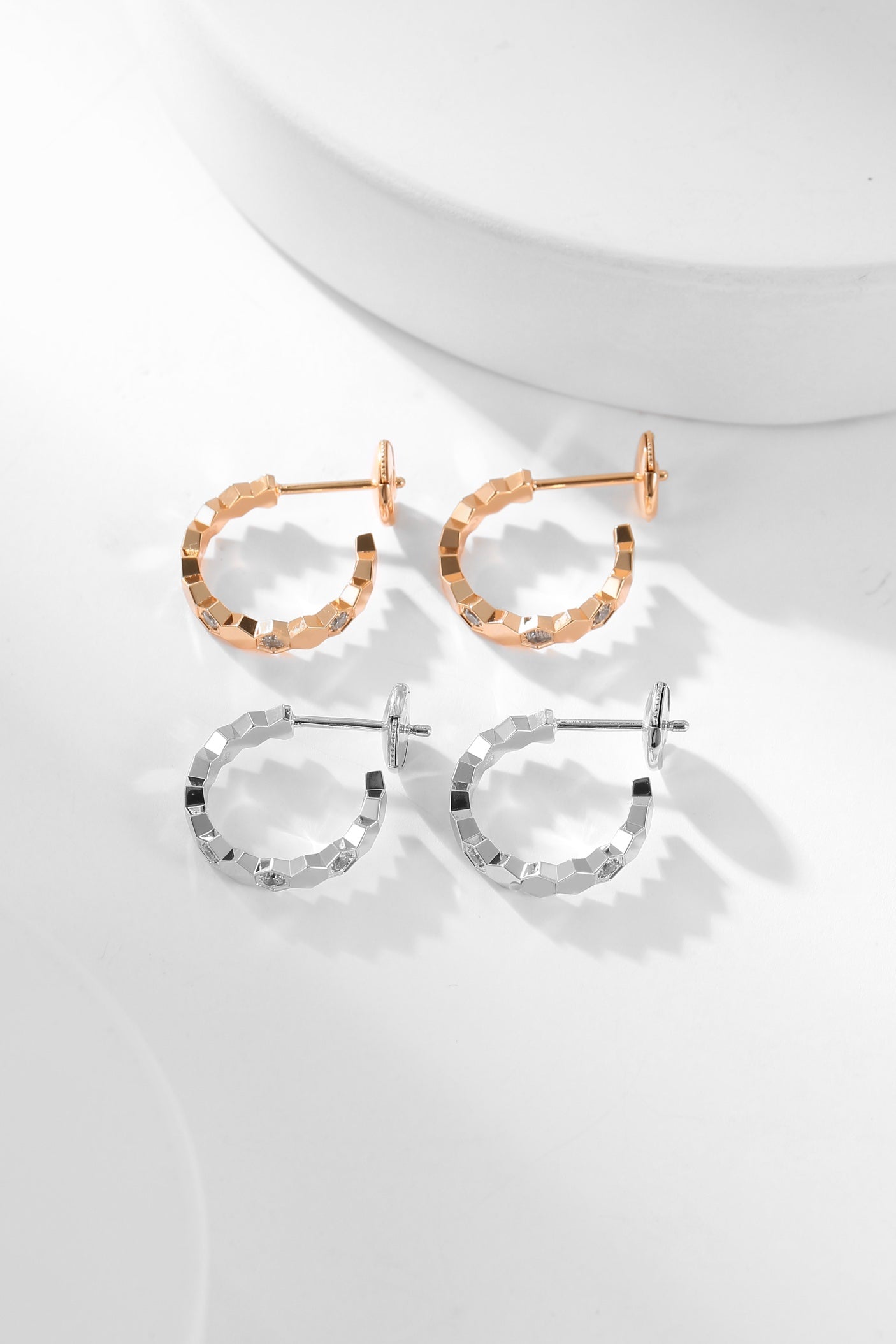 [Pearl Jewelrys]BEE LOVE DIAMOND HOOP EARRINGS