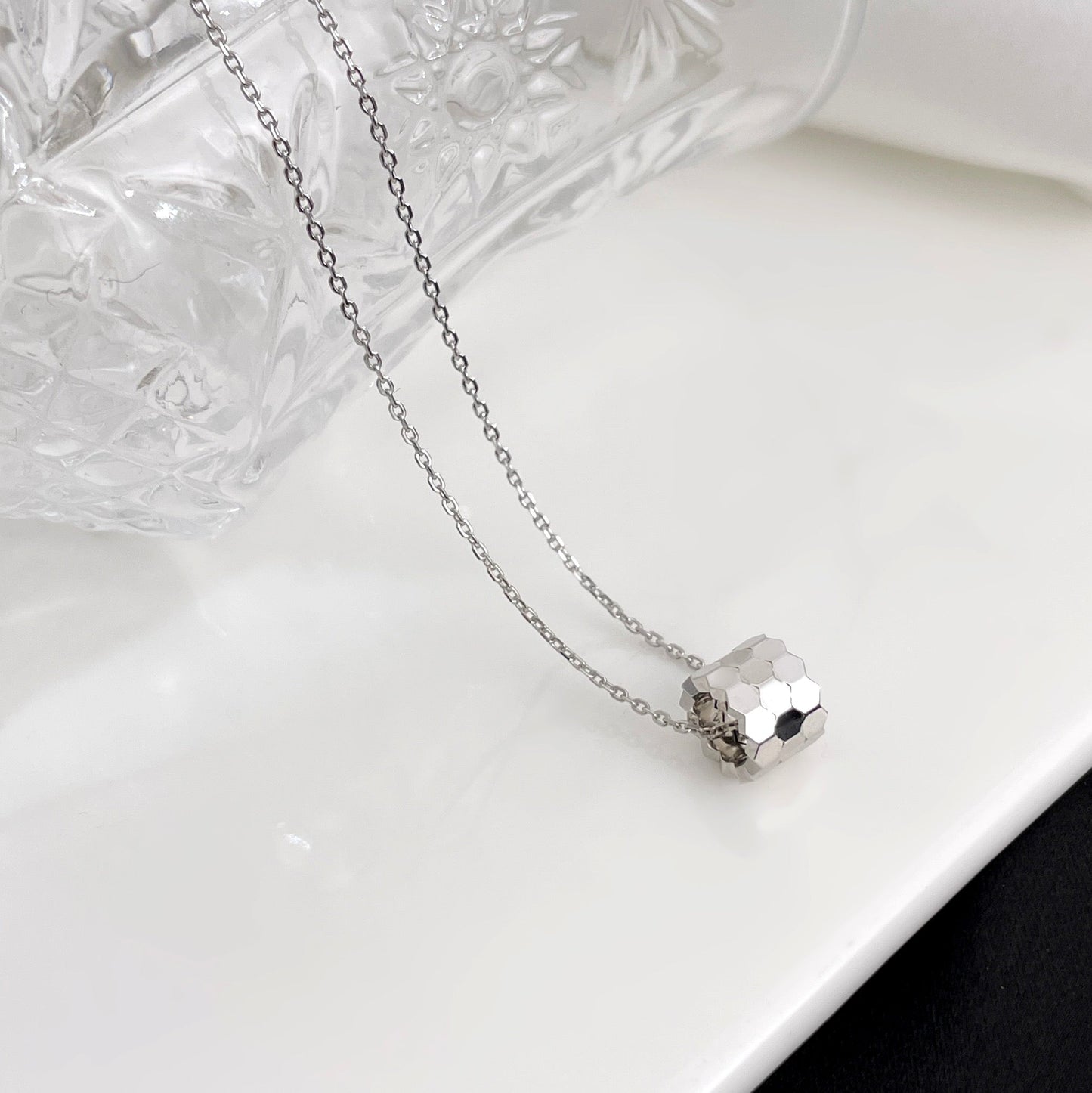 [Pearl Jewelrys]BEE MINI NECKLACE
