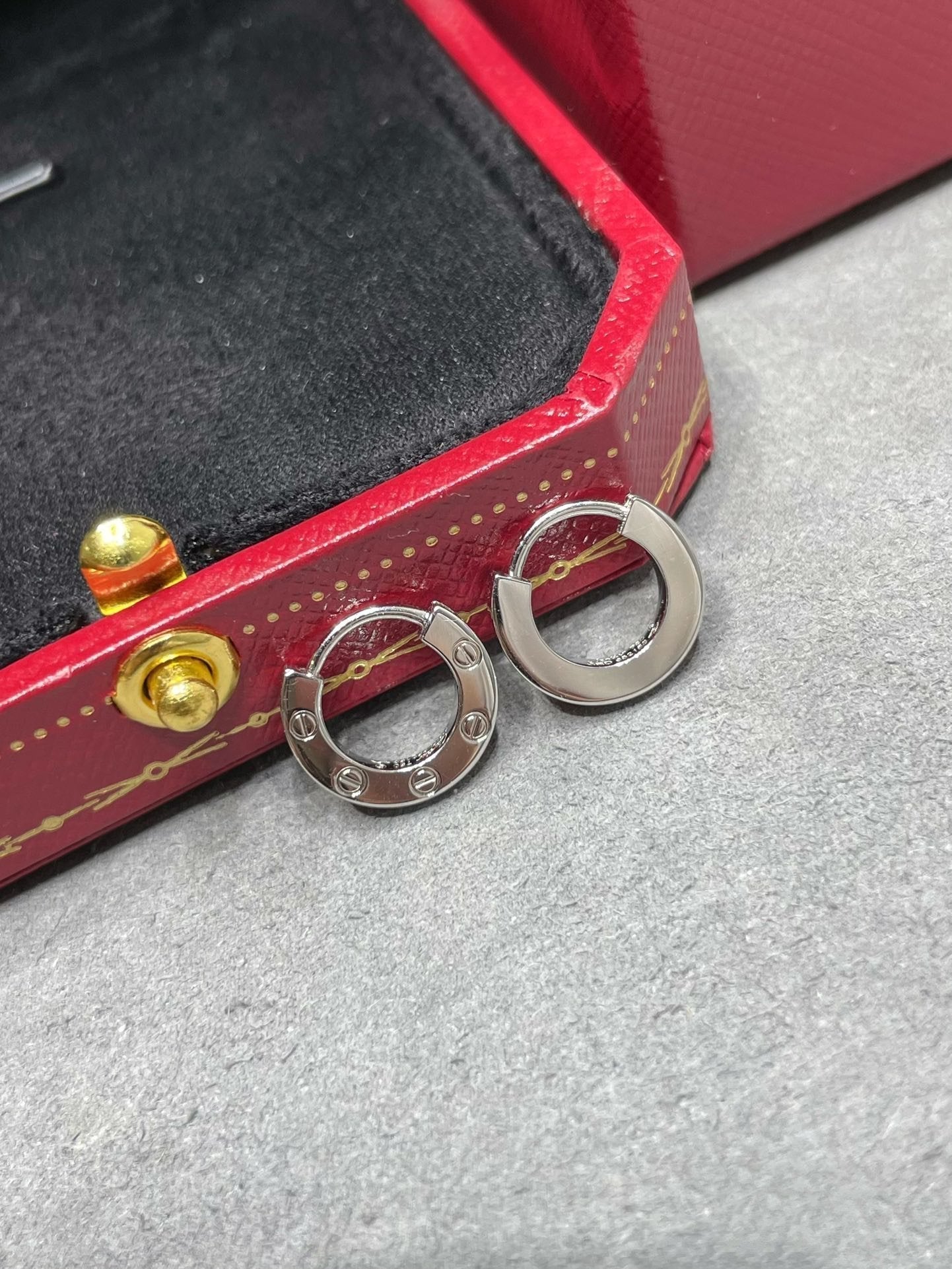 [Pearl Jewelrys]LOVE MINI EARRINGS