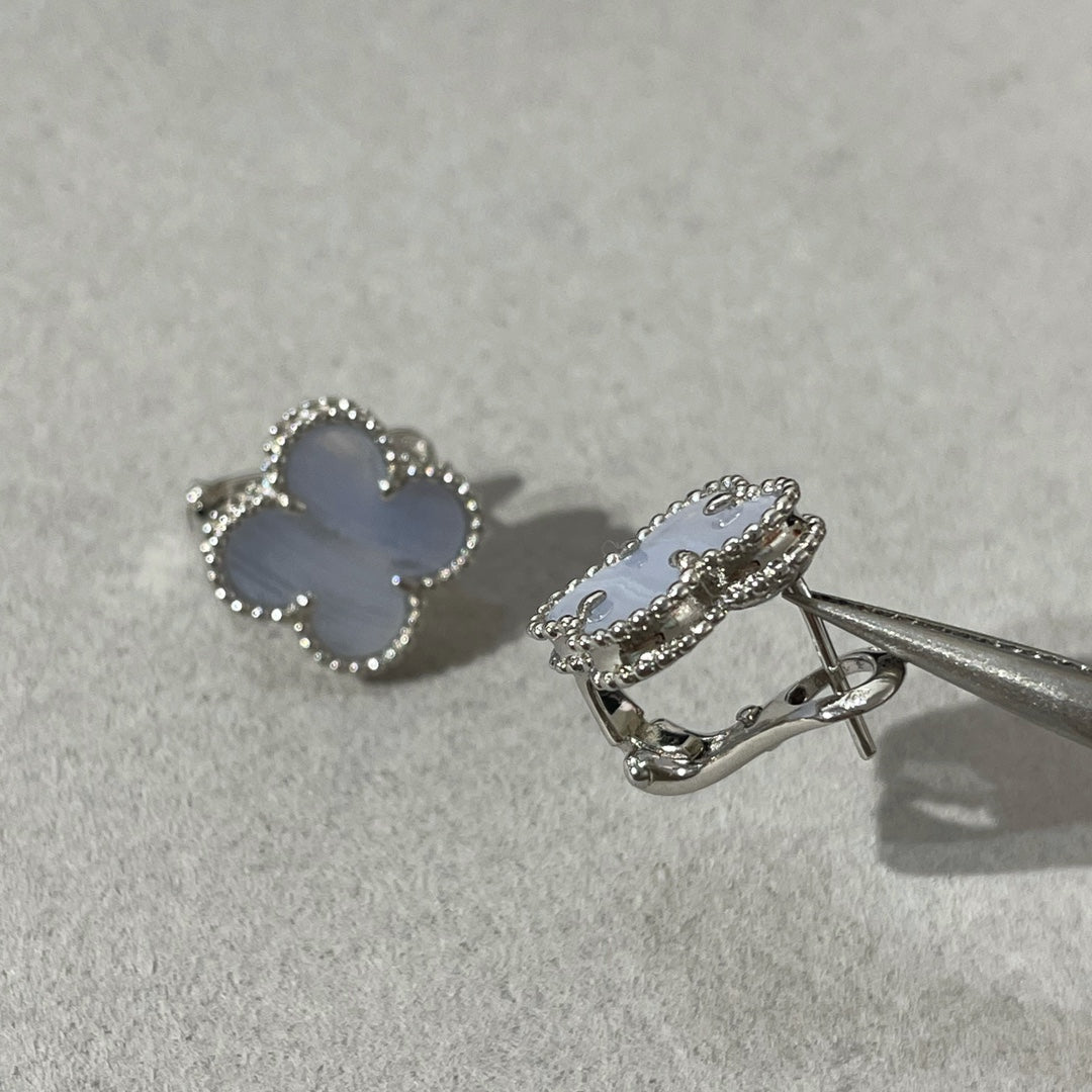 [Pearl Jewelrys]CLOVER CHALCEDONY SILVER STUD EARRINGS