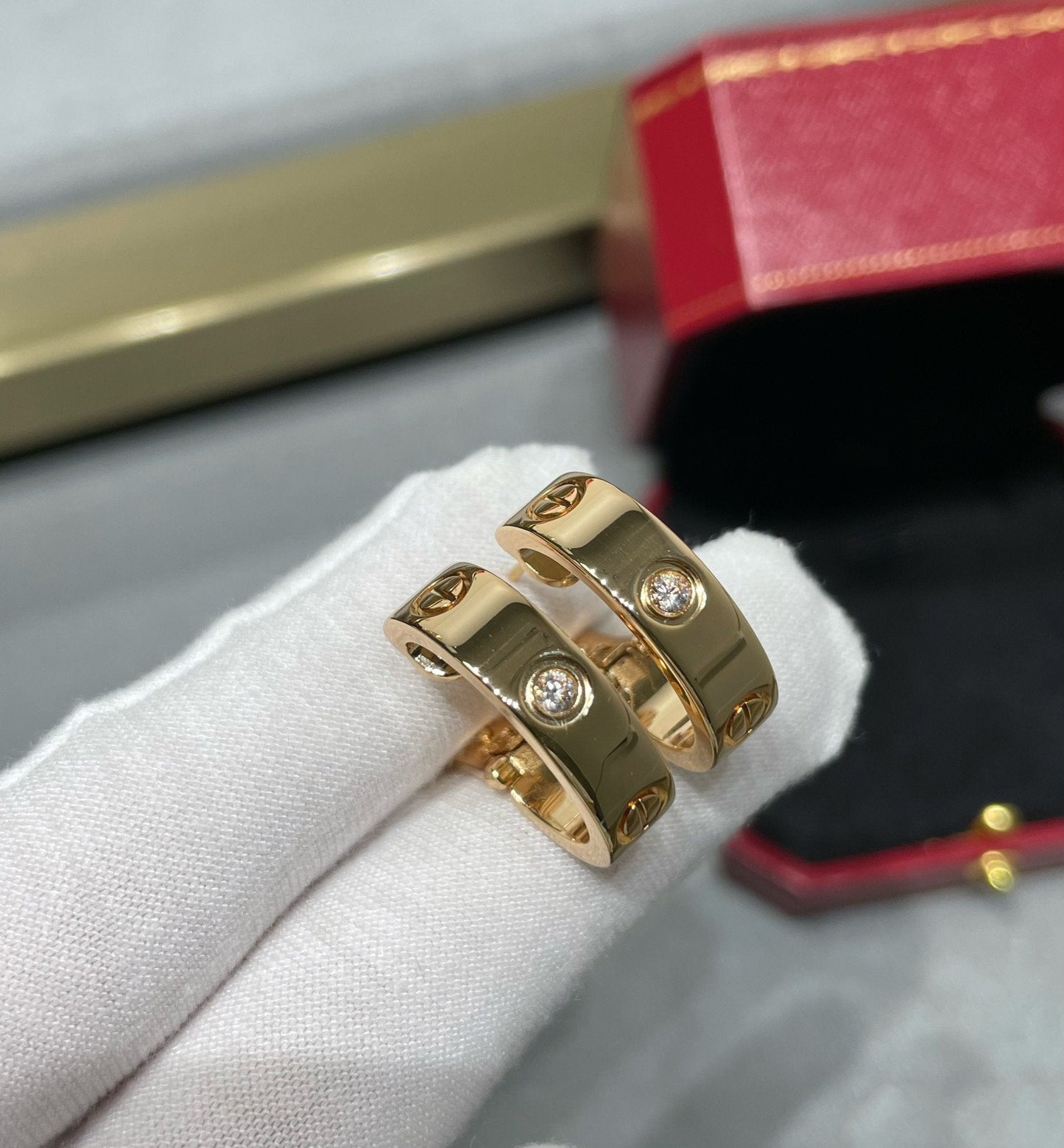 [Pearl Jewelrys]LOVE 5.5MM 1 DIAMOND EARRINGS