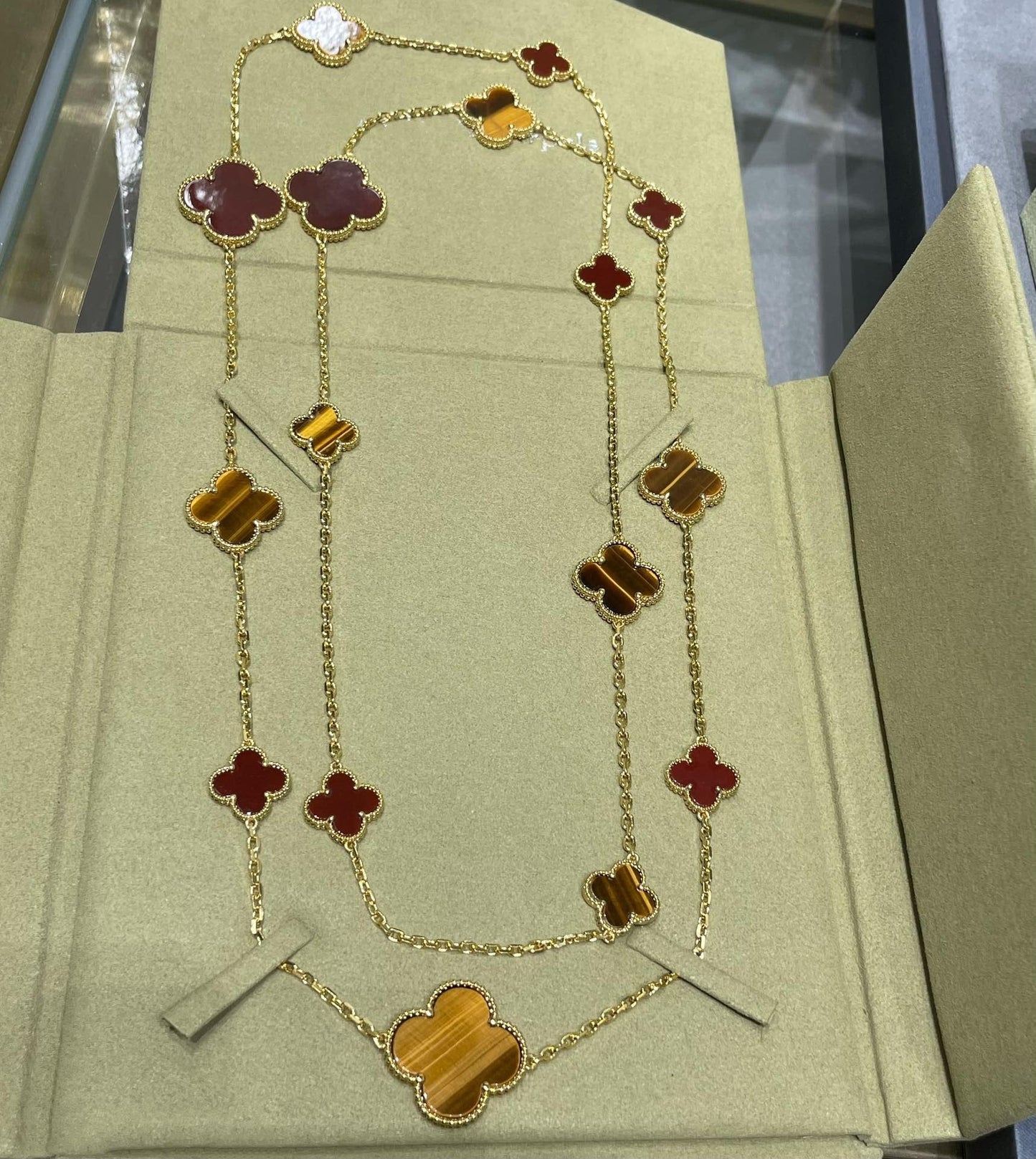 [Pearl Jewelrys]CLOVER 16 MOTIF CARNELIAN TIGER EYE ROSE GOLD NECKLACE