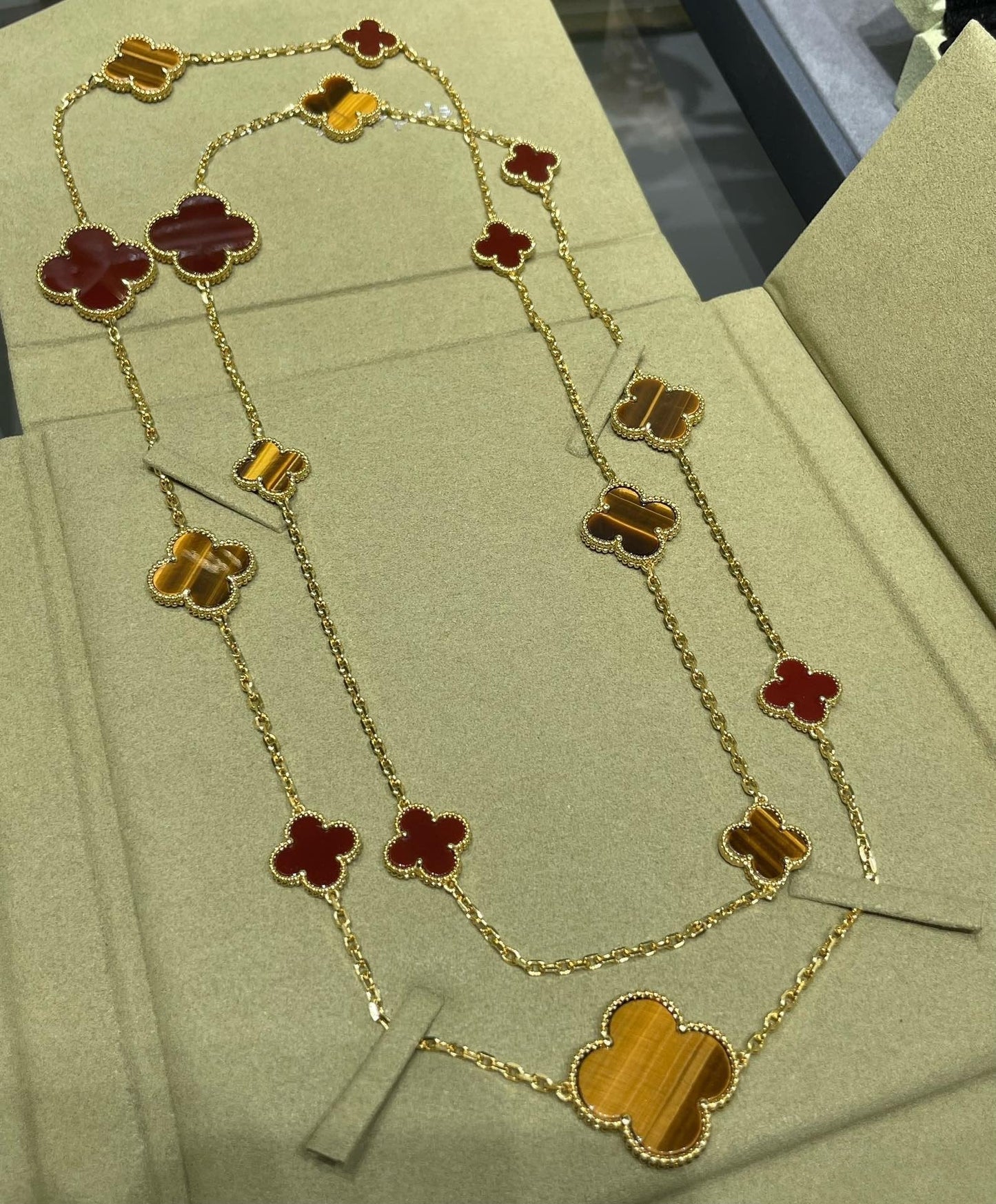 [Pearl Jewelrys]CLOVER 16 MOTIF CARNELIAN TIGER EYE ROSE GOLD NECKLACE