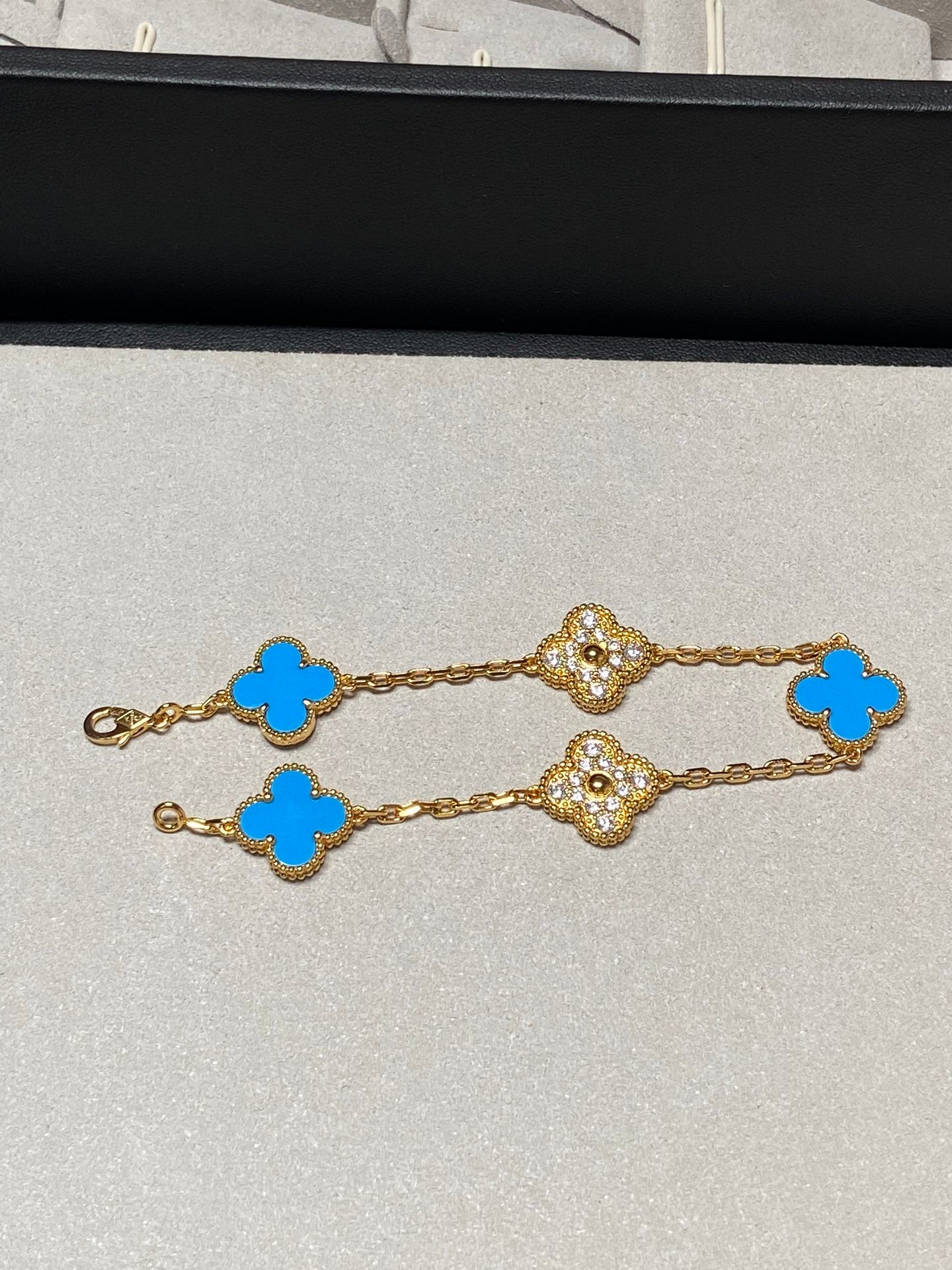 [Pearl Jewelrys]CLOVER 5 MOTIF BLUE CHALCEDONY DIAMOND GOLD BRACELET