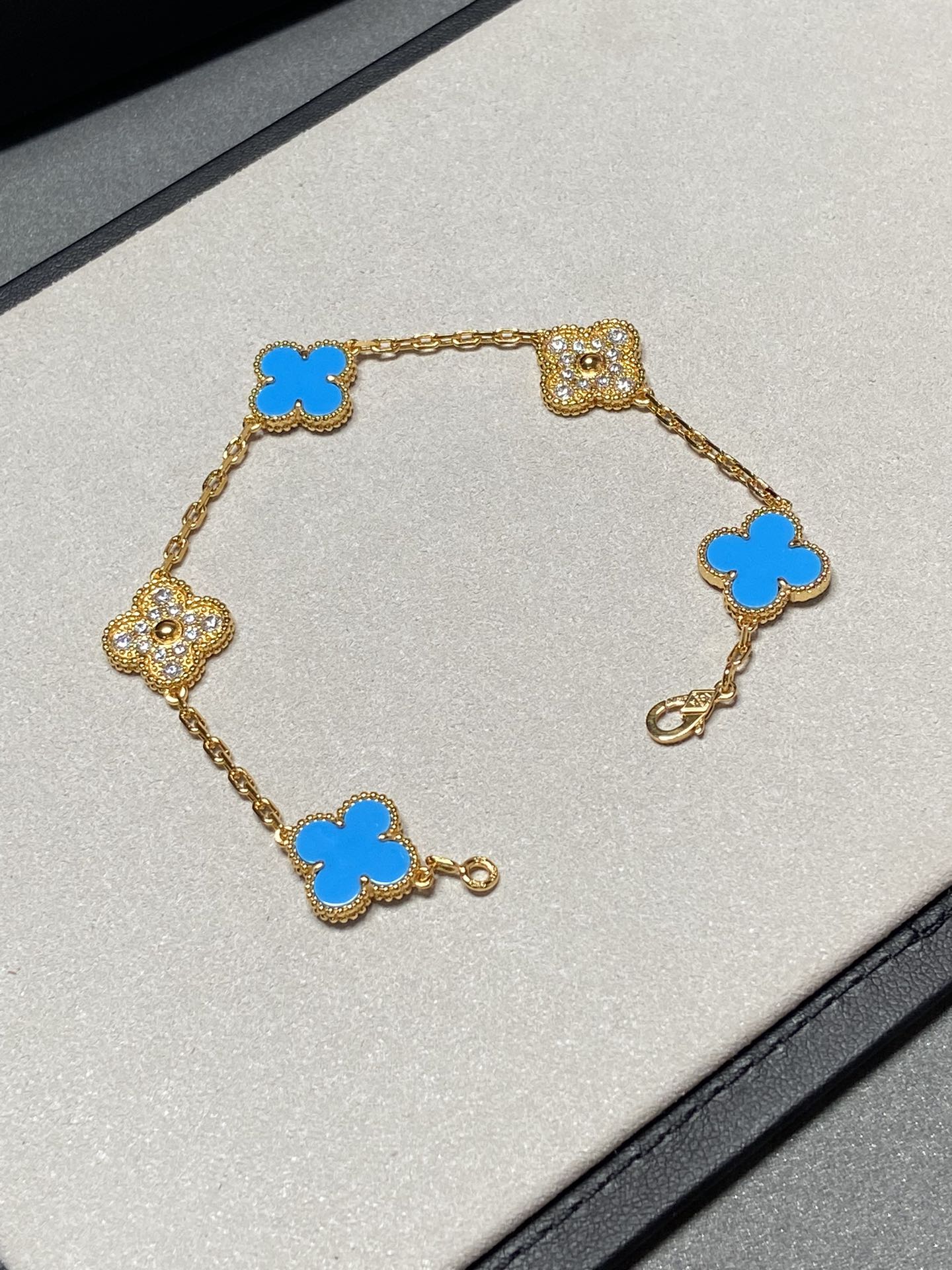 [Pearl Jewelrys]CLOVER 5 MOTIF BLUE CHALCEDONY DIAMOND GOLD BRACELET