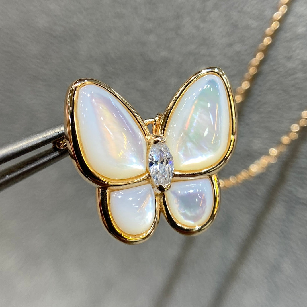 [Pearl Jewelrys]BUTTERFLY MOP DIAMOND NECKLACE