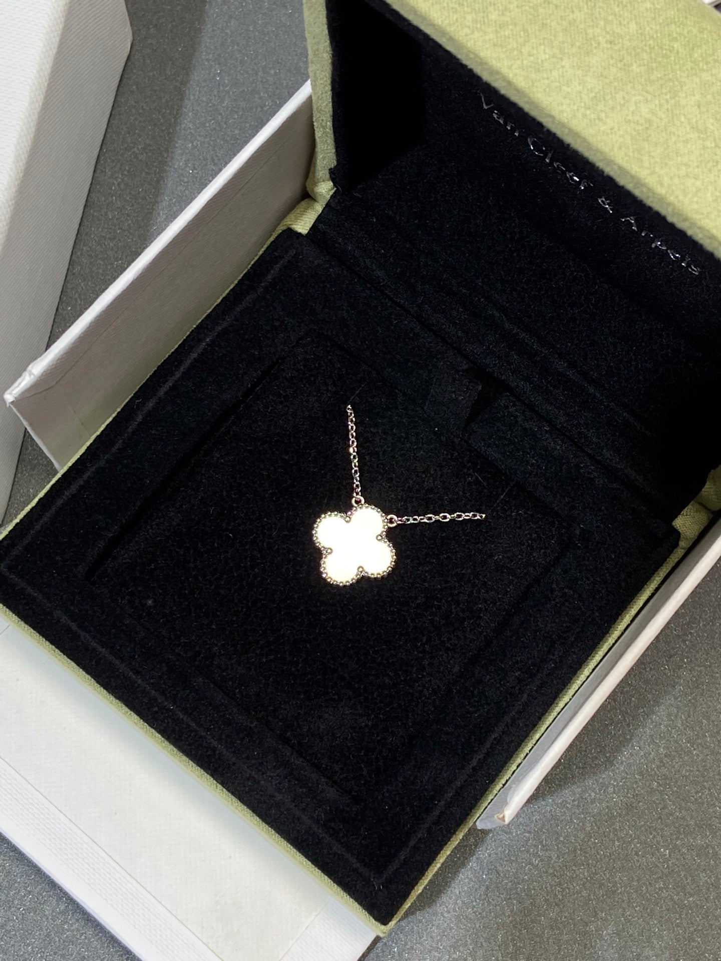 [Pearl Jewelrys]CLOVER MEDIUM SILVER WHITE MOP NECKLACE