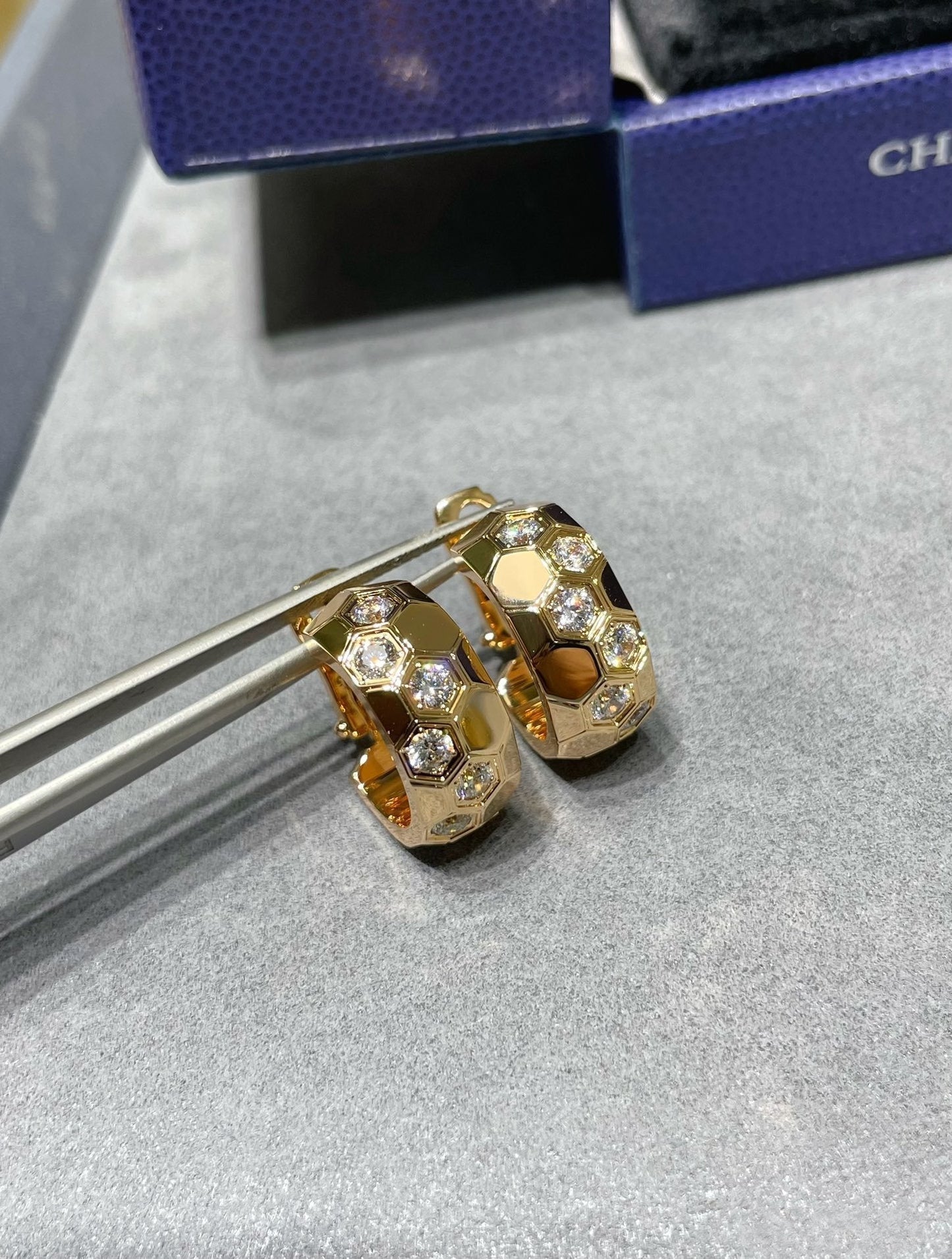 [Pearl Jewelrys]BEE LOVE DIAMOND HOOP EARRINGS