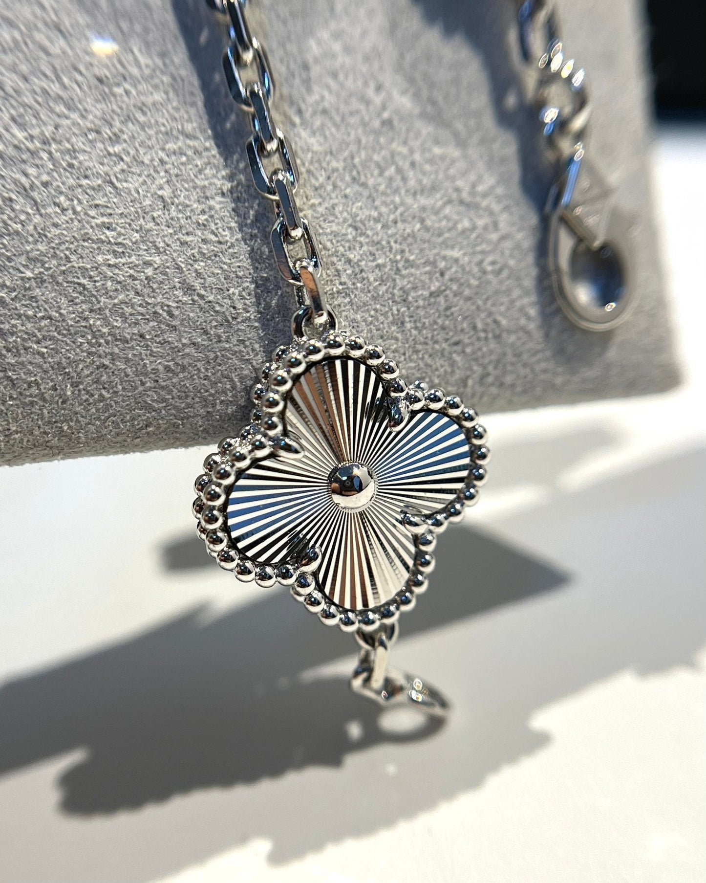 [Pearl Jewelrys]CLOVER 5 MOTIF SILVER DIAMOND BRACELET