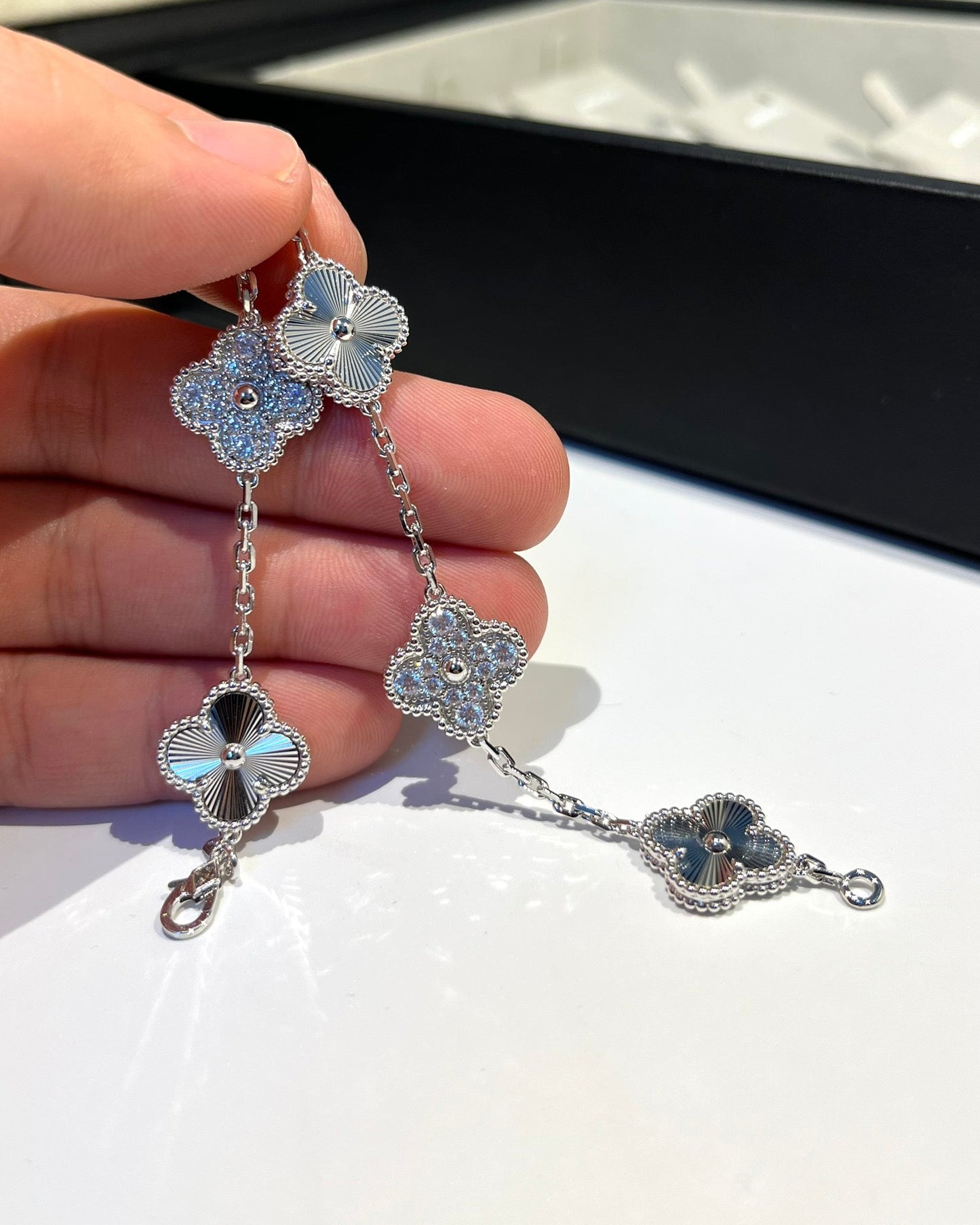 [Pearl Jewelrys]CLOVER 5 MOTIF SILVER DIAMOND BRACELET