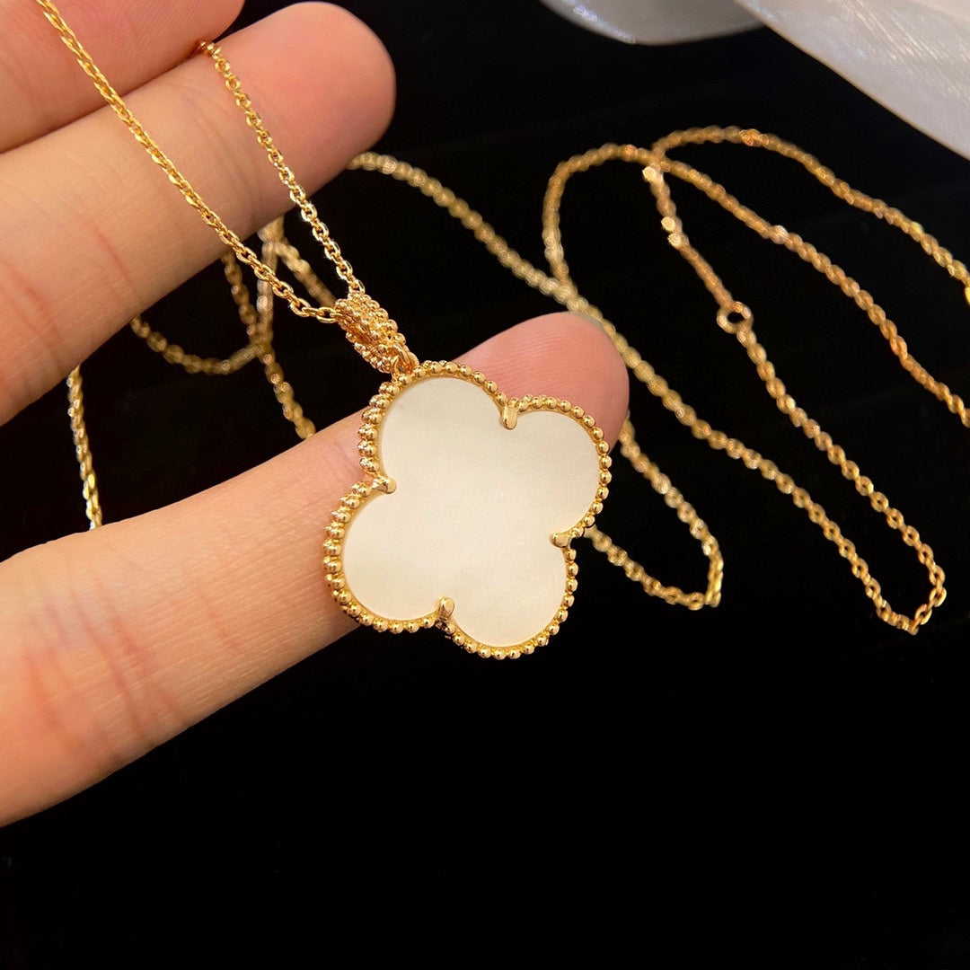[Pearl Jewelrys]CLOVER 25MM MOP LARGE PENDANT NECKLACE
