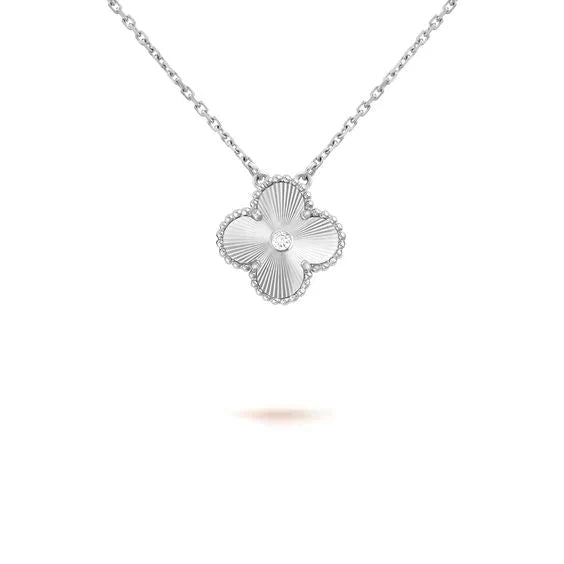 [Pearl Jewelrys]CLOVER  15MM DIAMOND LASER NECKLACE SILVER
