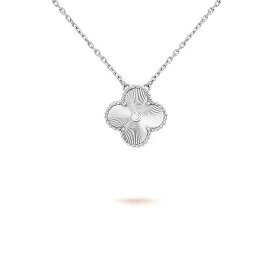 [Pearl Jewelrys]CLOVER  15MM DIAMOND LASER NECKLACE SILVER