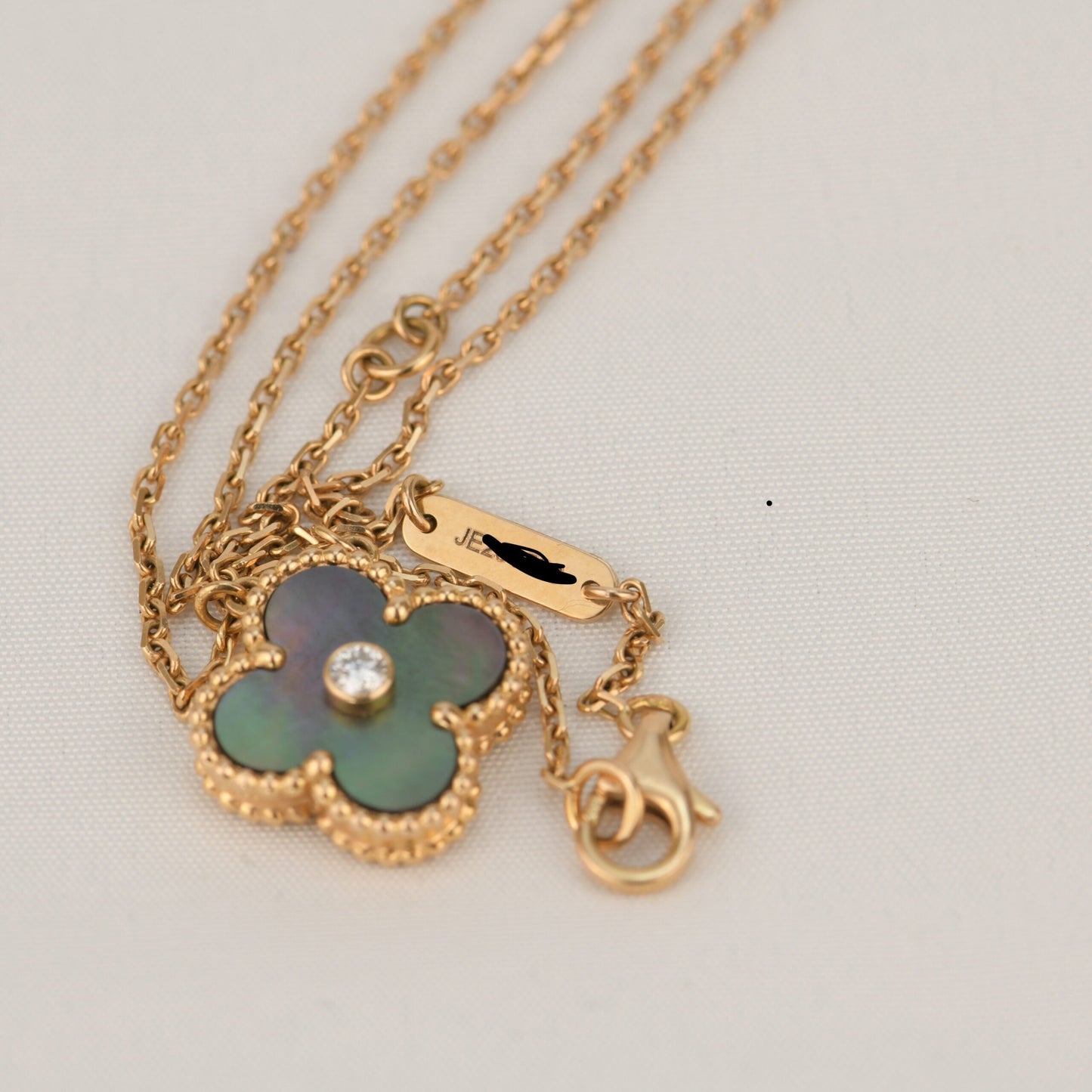 [Pearl Jewelrys]CLOVER 15MM DIAMOND AND MOTHER-OF-GREY NECKLACE