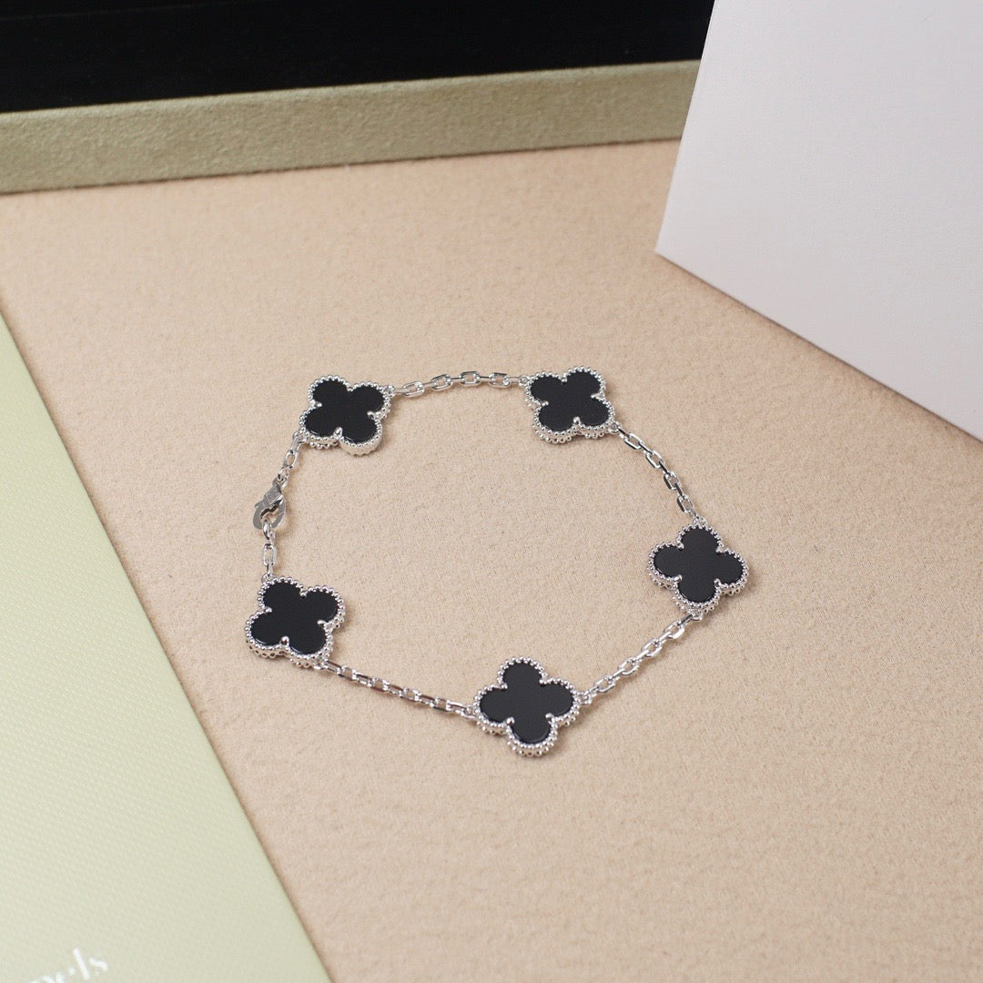 [Pearl Jewelrys]CLOVER 5 MOTIF ONYXS  BRACELET SILVER