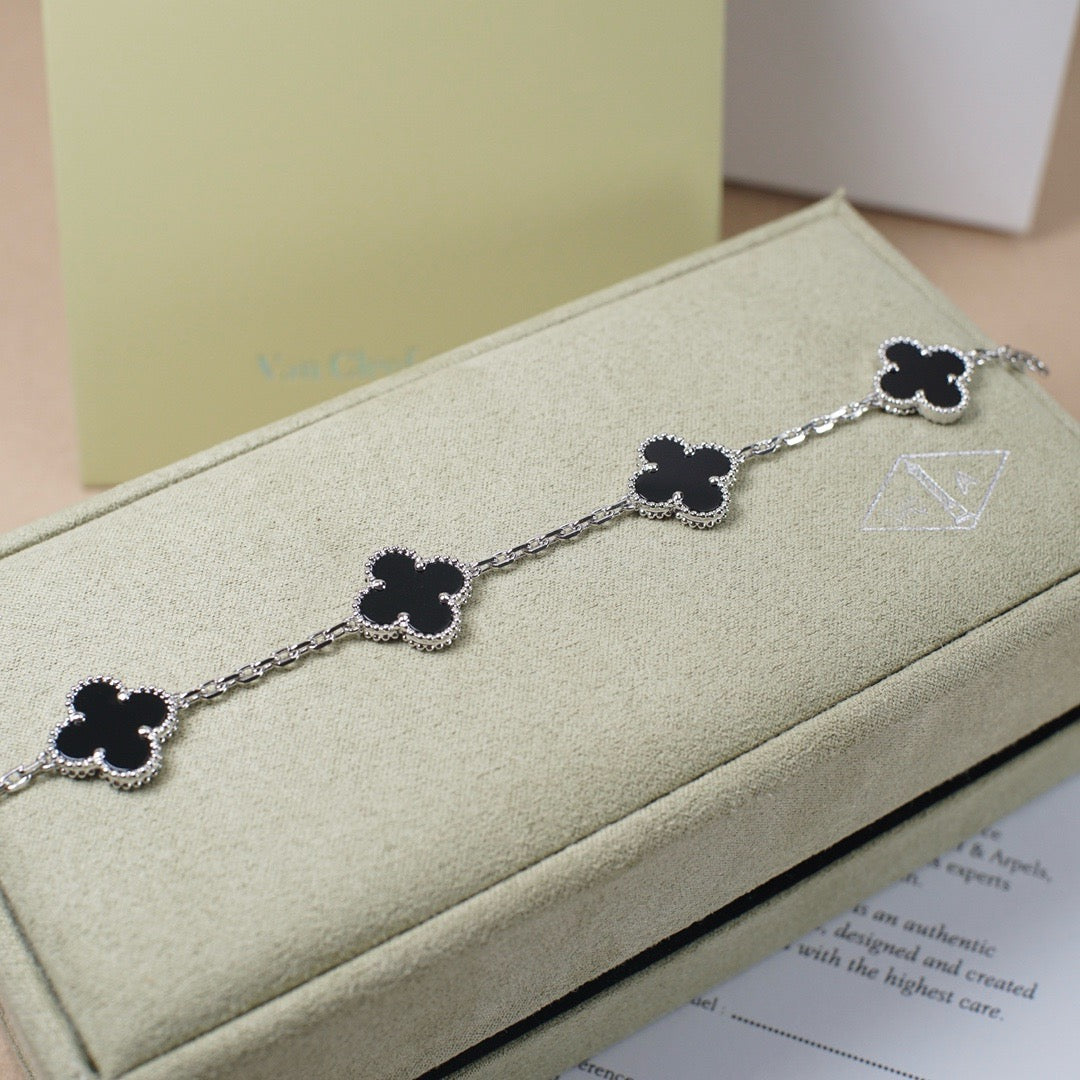 [Pearl Jewelrys]CLOVER 5 MOTIF ONYXS  BRACELET SILVER