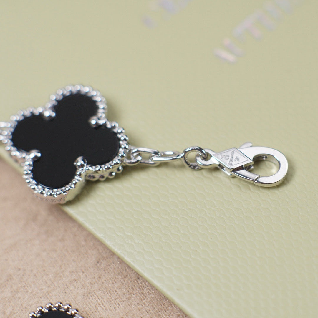 [Pearl Jewelrys]CLOVER 5 MOTIF ONYXS  BRACELET SILVER
